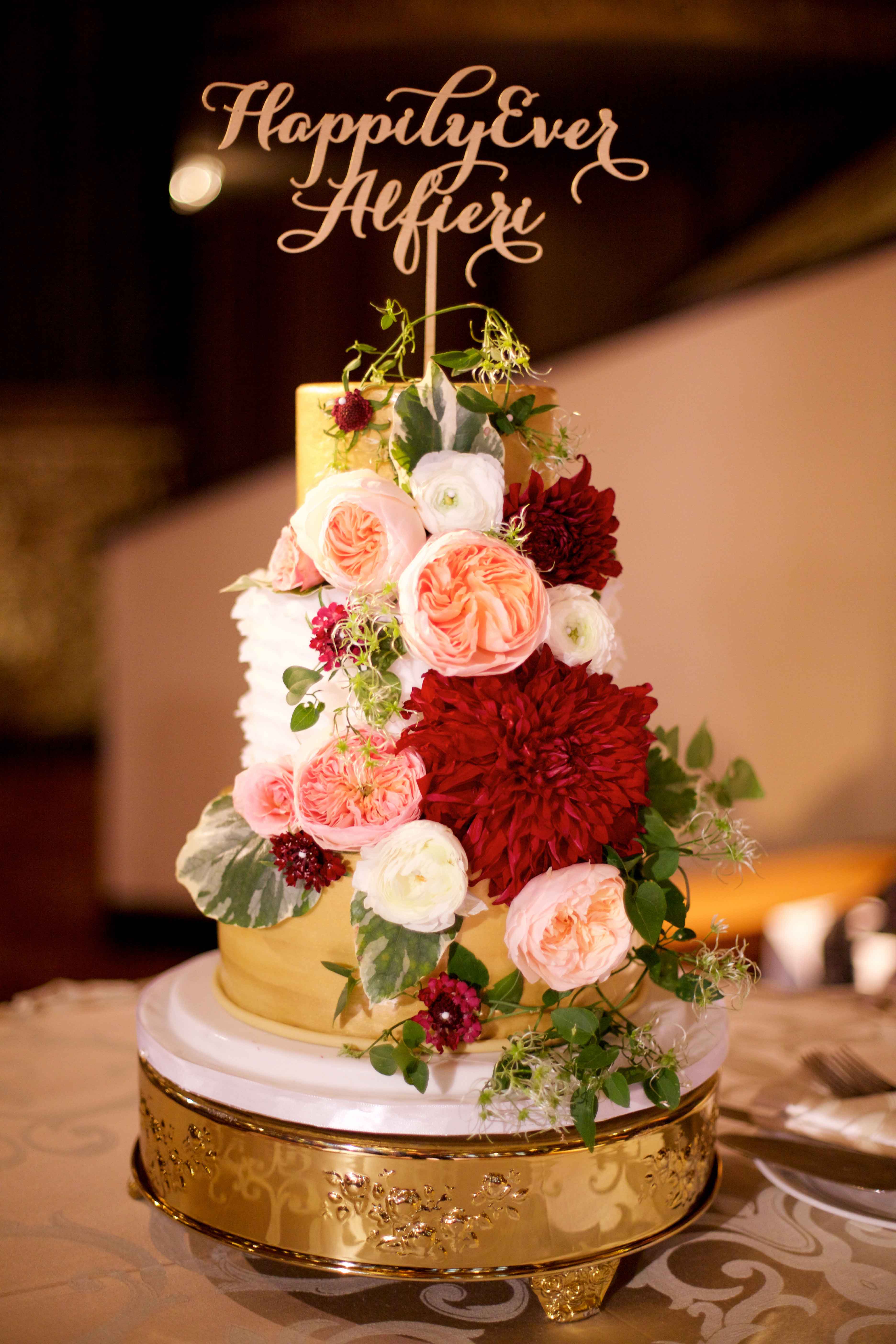 10 Wedding Cakes with Fresh Flowers - Inside Weddings