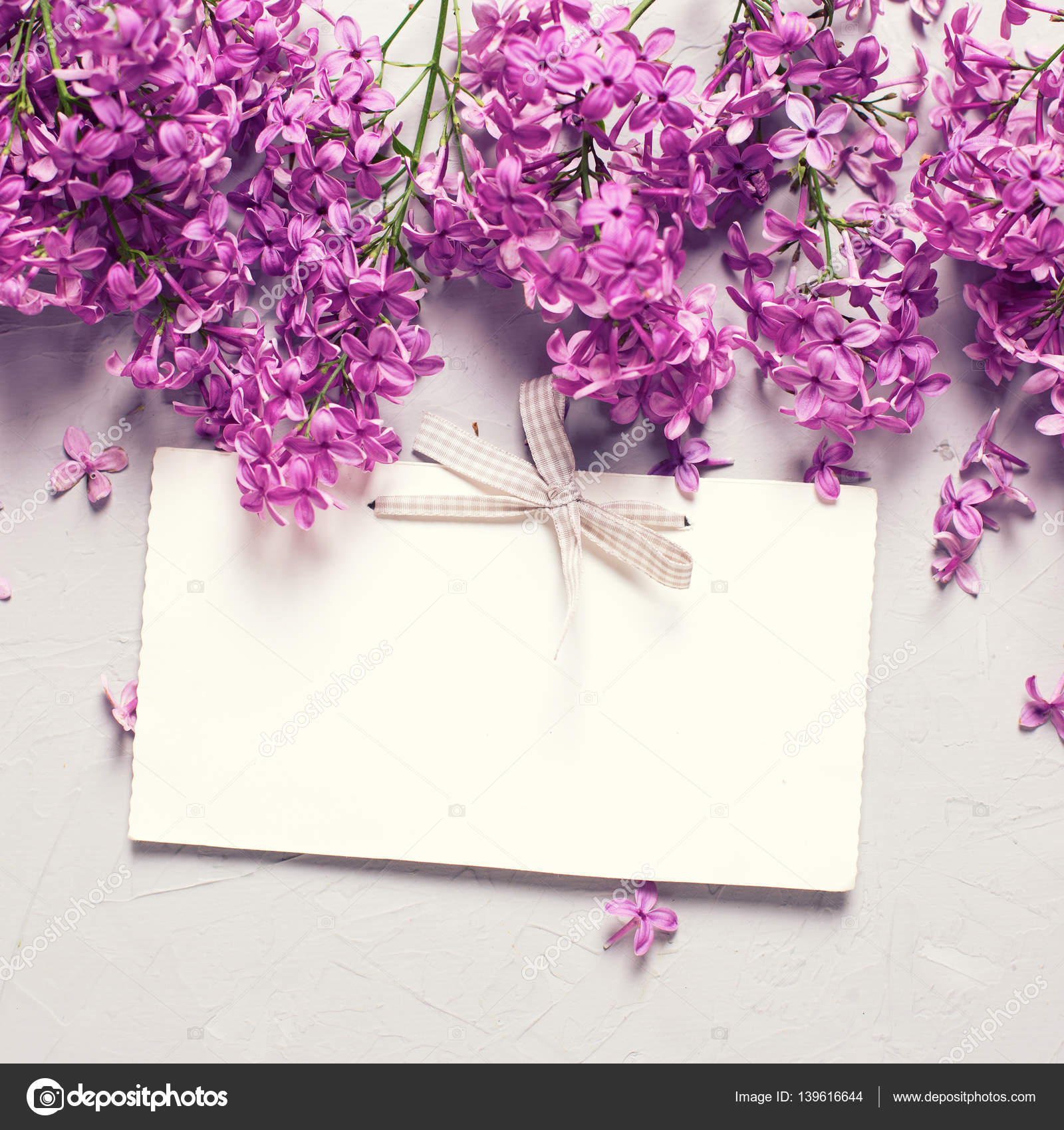 Fresh Flowers and empty tag — Stock Photo © daffodil #139616644