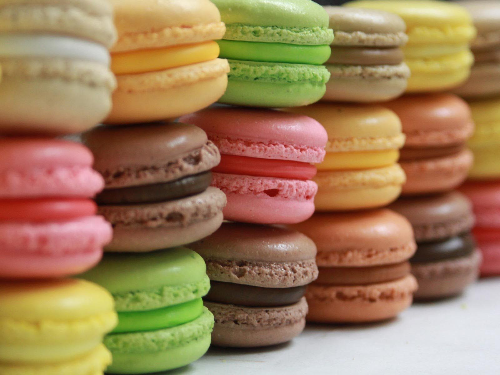 How to make FRENCH MACARONS. Something on my list to make but may ...