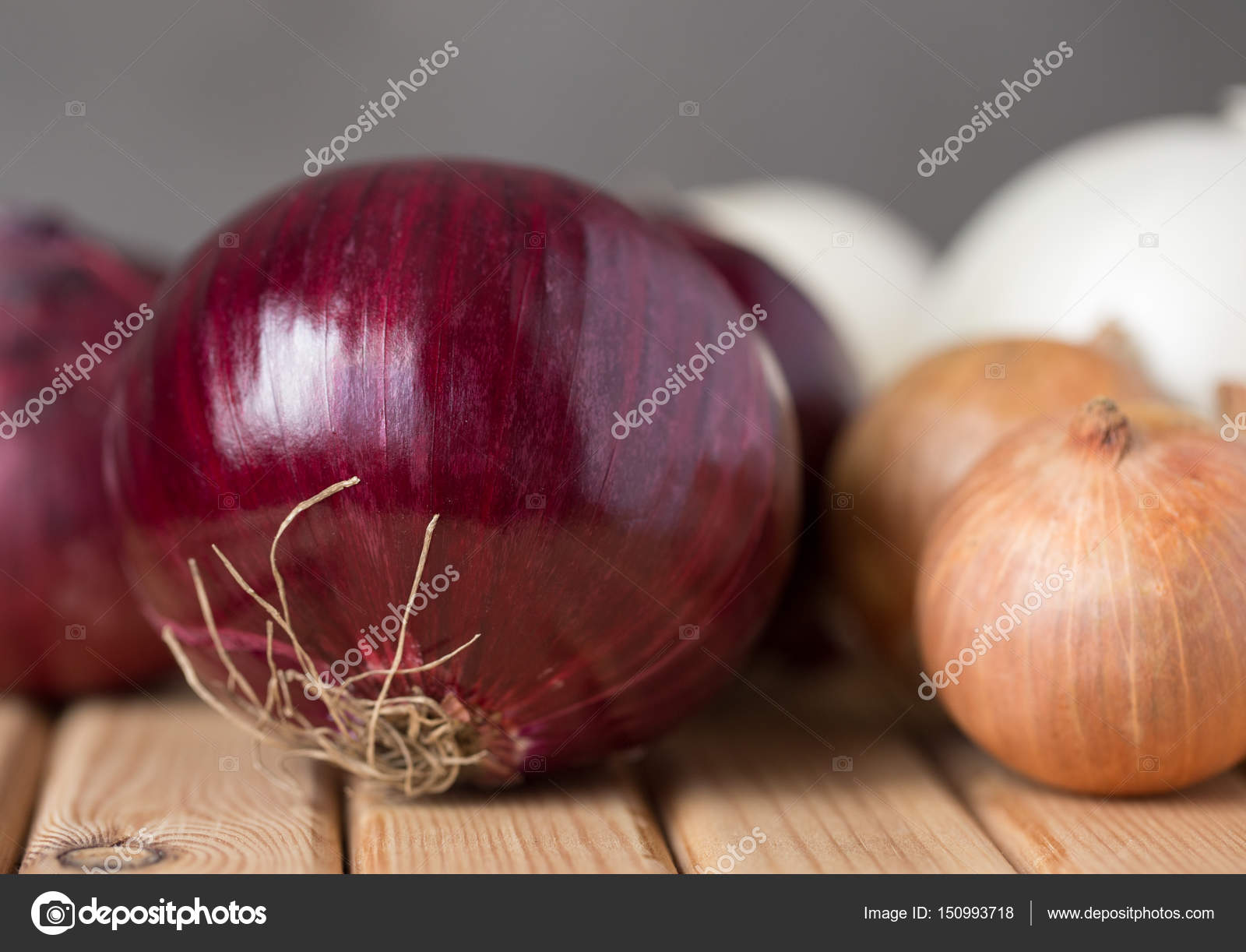 Fresh onions photo