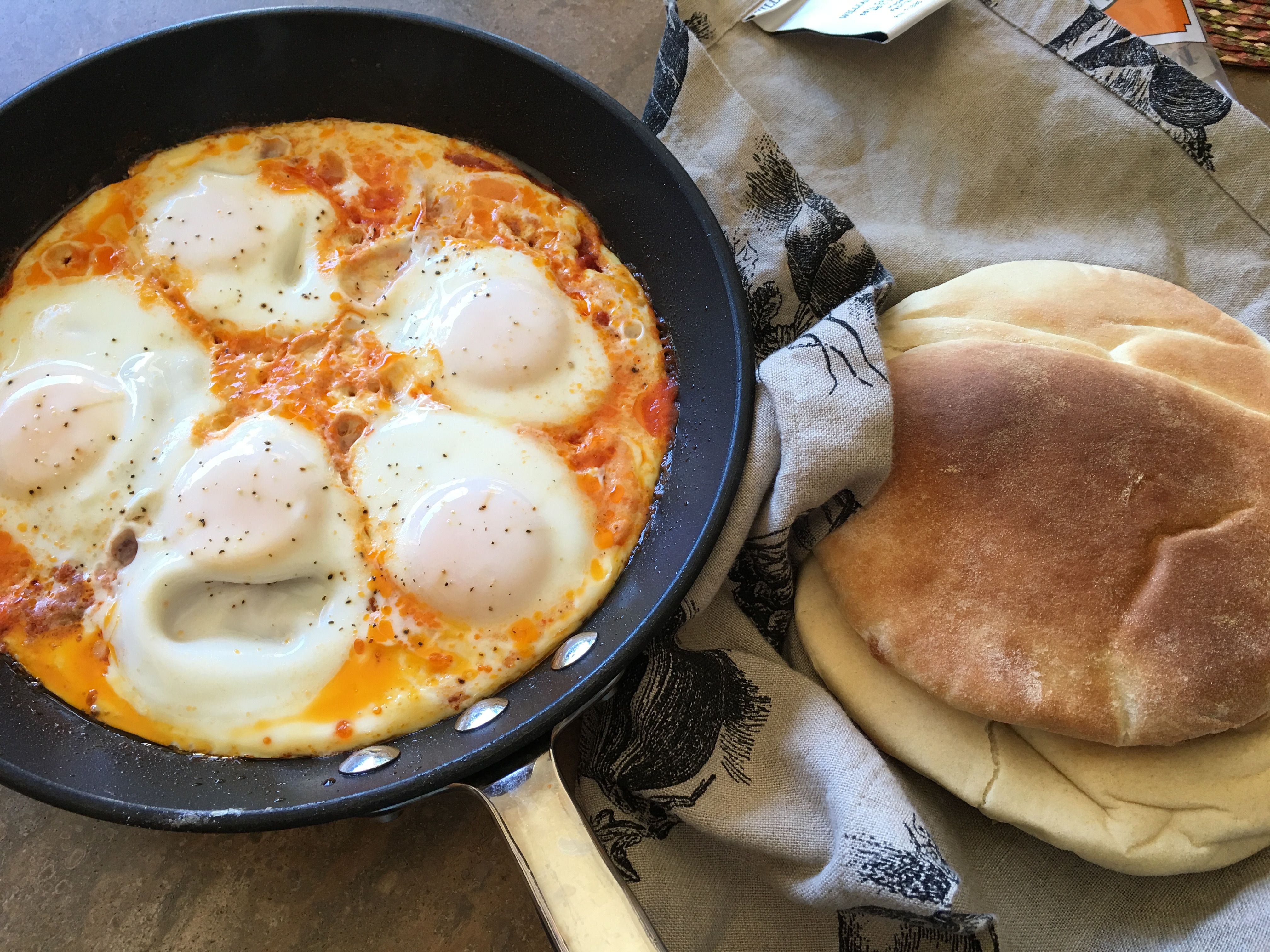 Assyrian Breakfast eggs & tomatoes fresh pita bread | Assyrian Food ...