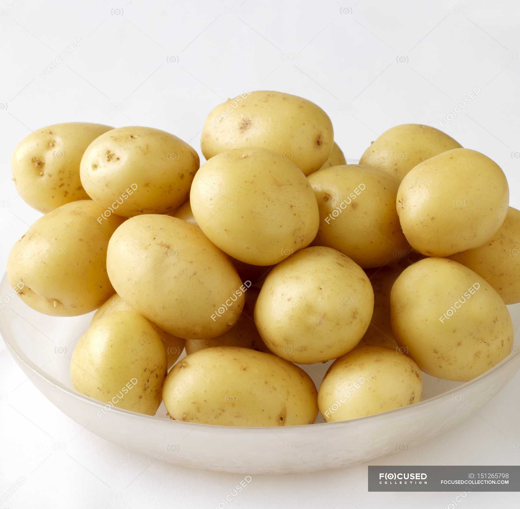 Bowl of fresh potatoes — Stock Photo | #151265798
