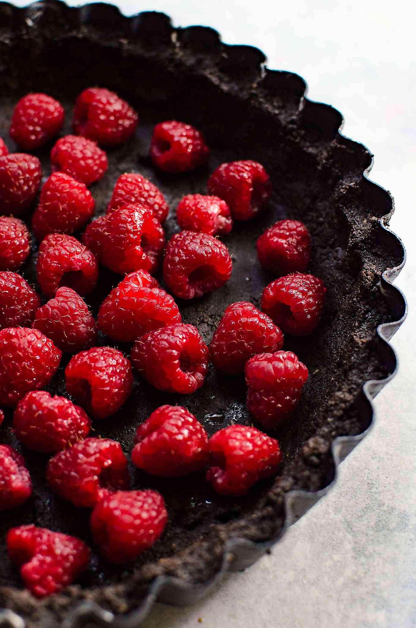 Popping No Bake Chocolate Raspberry Pie | The Flavor Bender