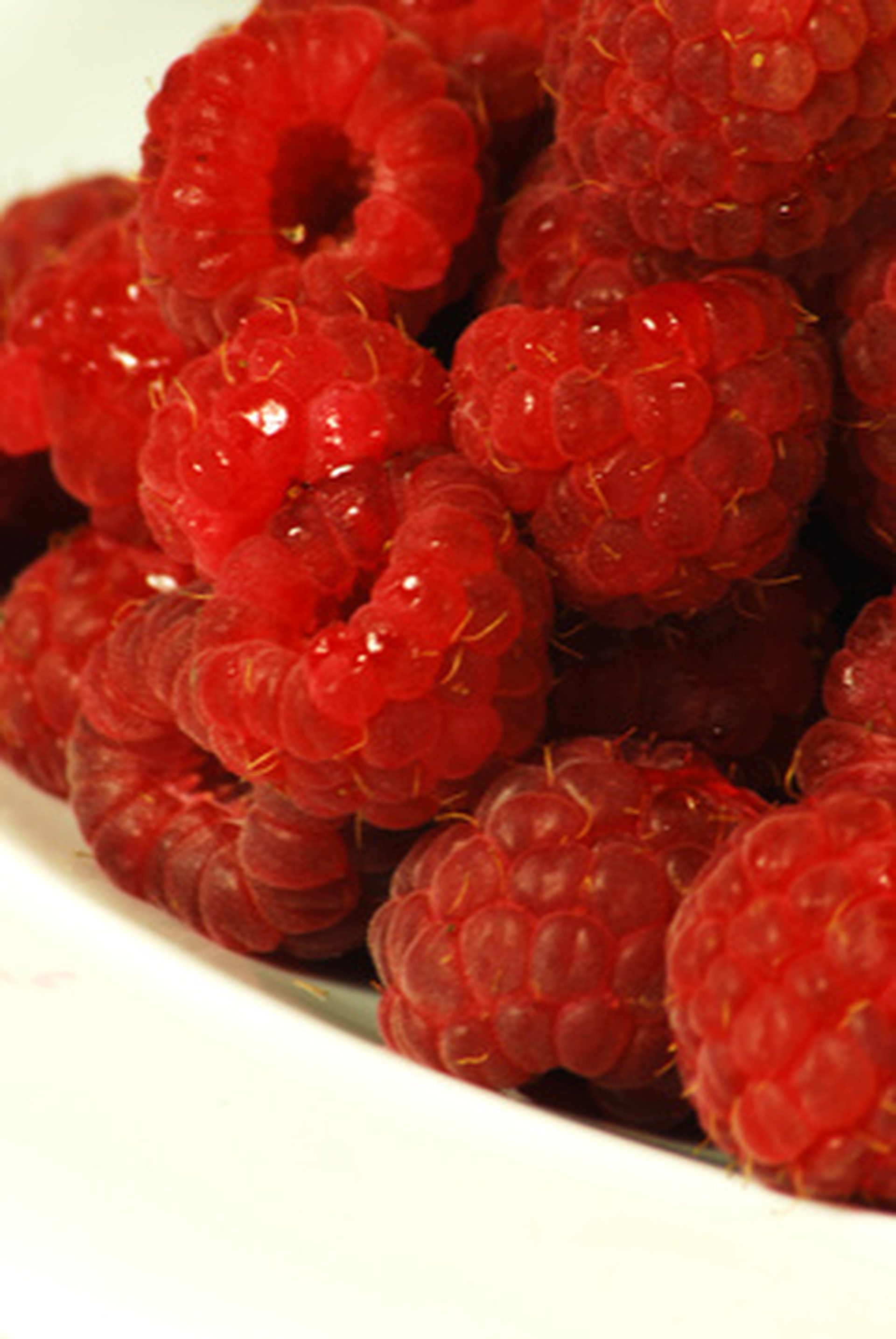 Do Frozen Raspberries Have Less Fiber Than Fresh? | LIVESTRONG.COM