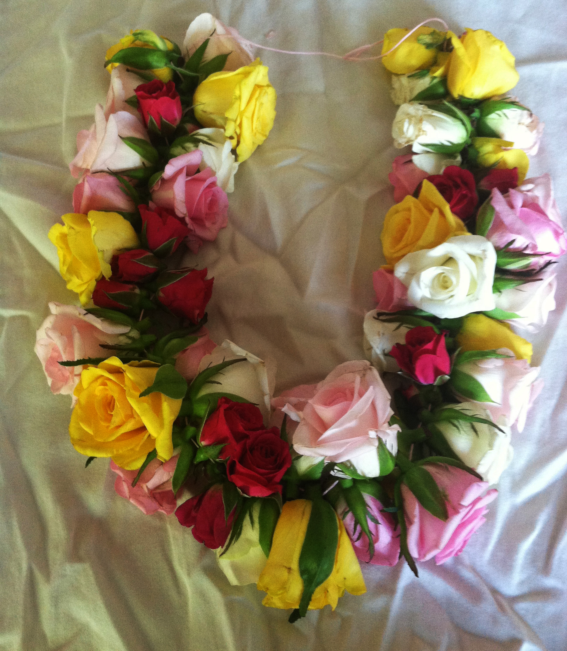 How To Make a Lei : A Fresh Flower Lei With Roses | Go Hippie Chic