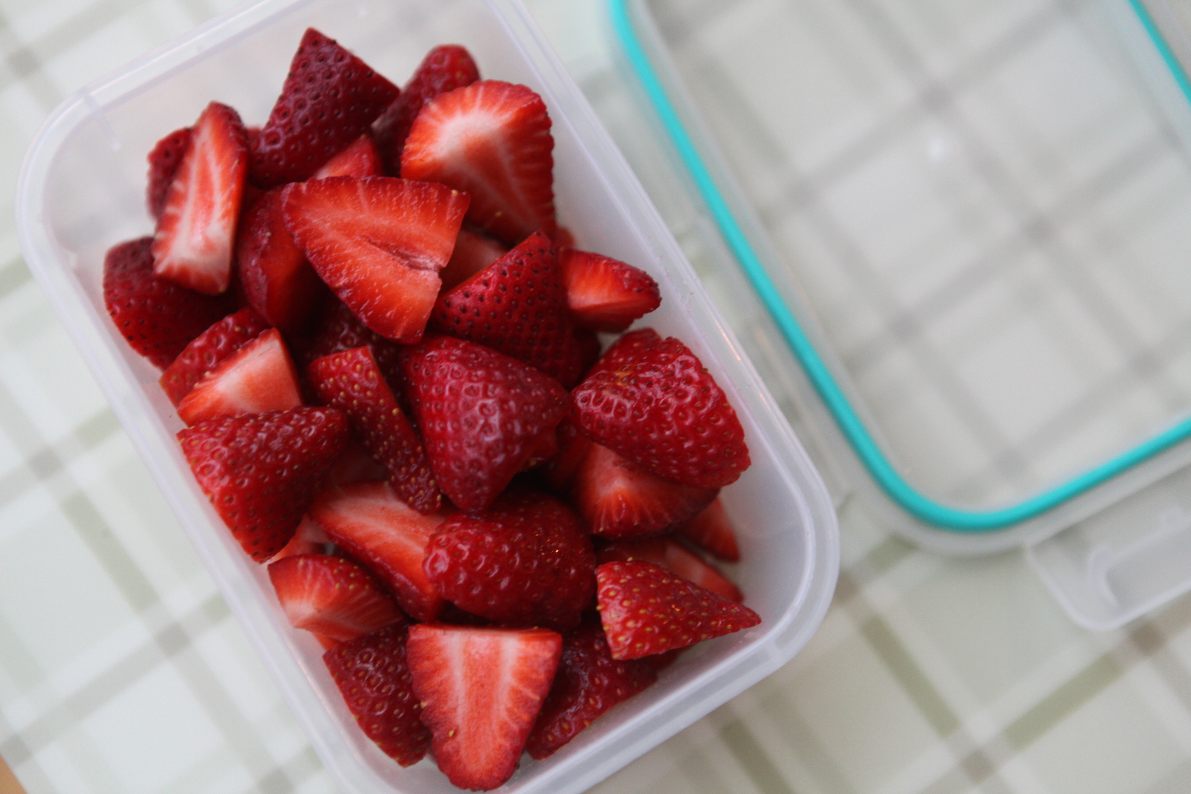 How to Keep Washed and Cut Strawberries Fresh | LIVESTRONG.COM