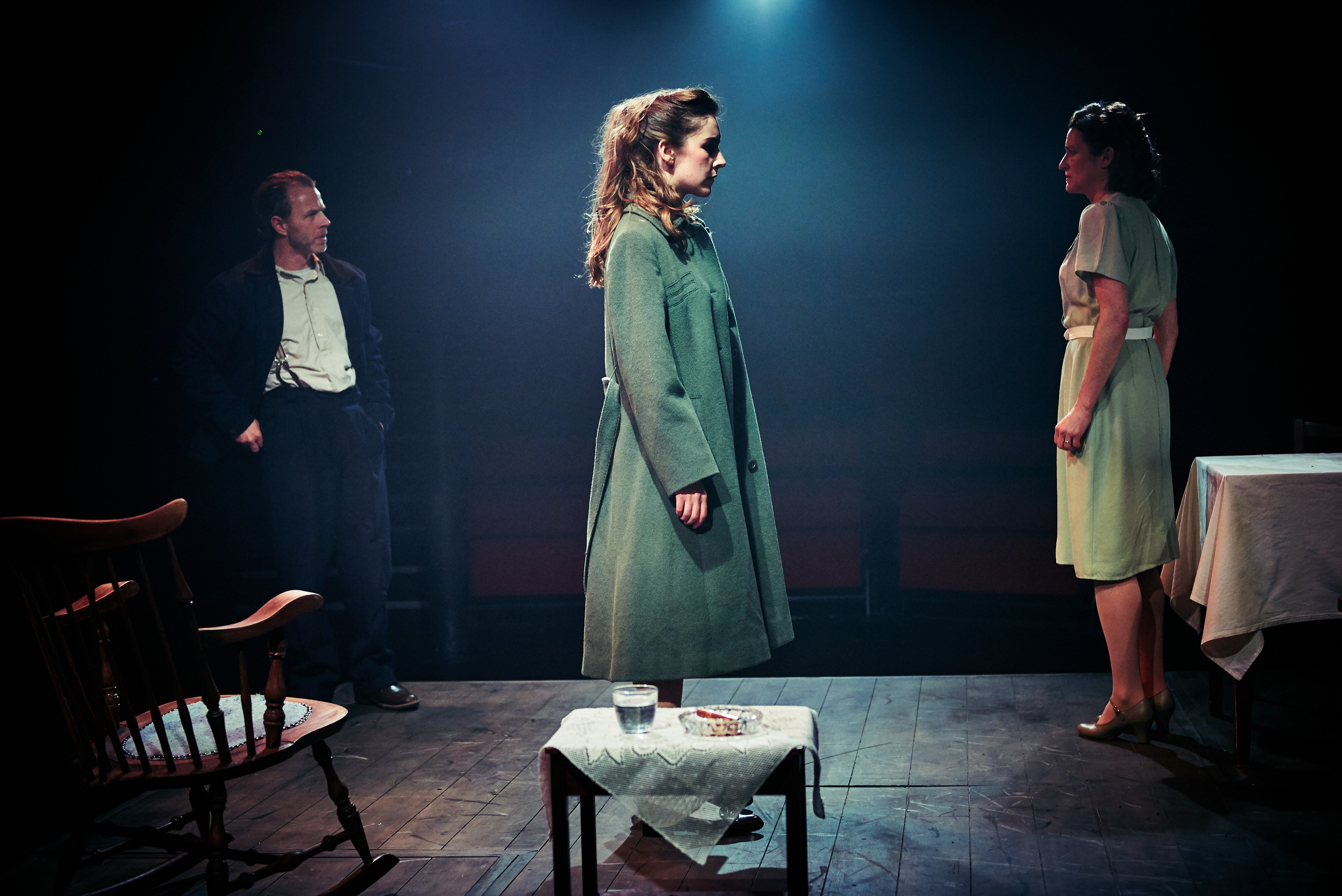 BWW Review: A VIEW FROM THE BRIDGE, Tobacco Factory Theatres