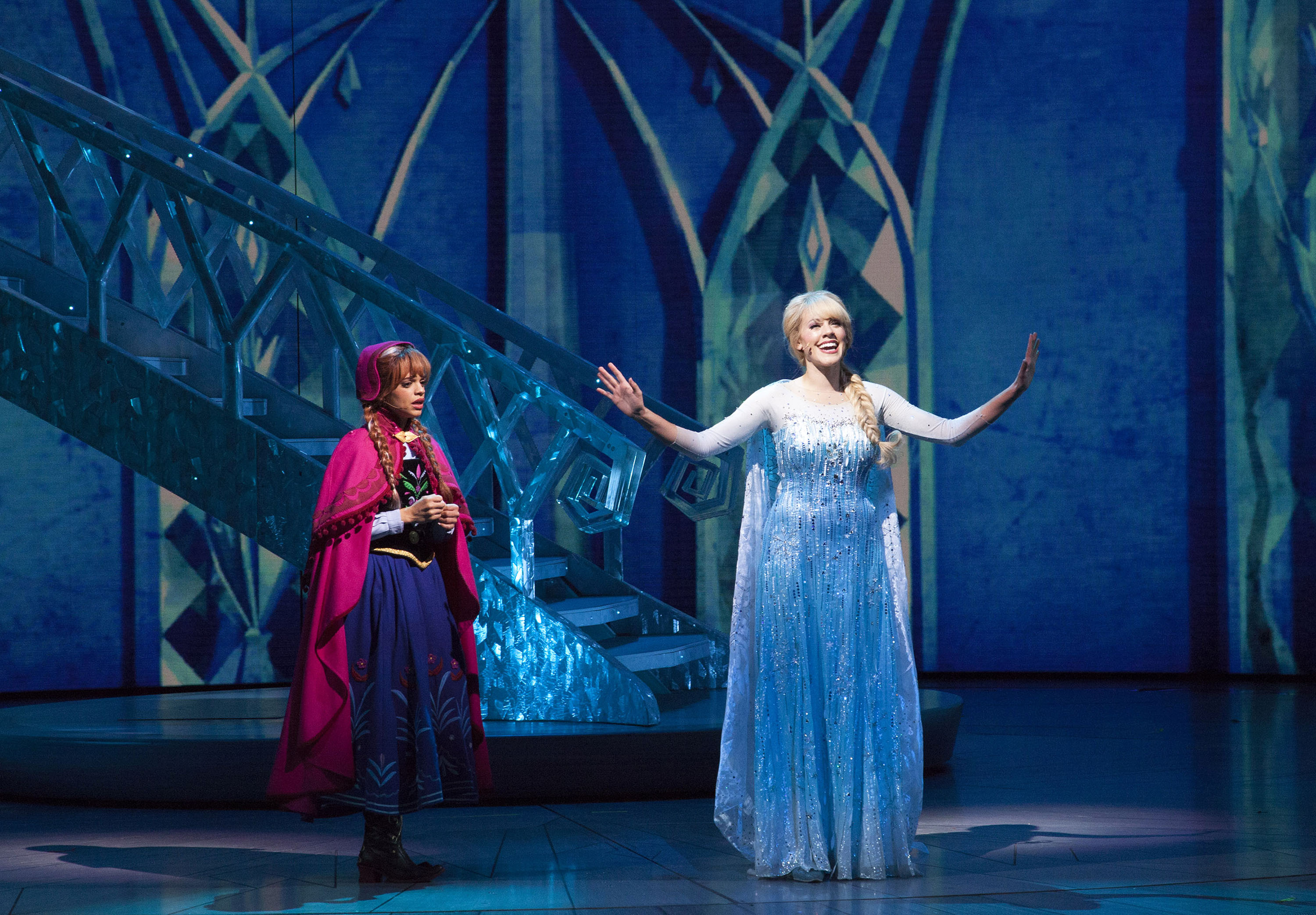 Frozen Live: 16 Things to Know About the Disneyland Show | Collider