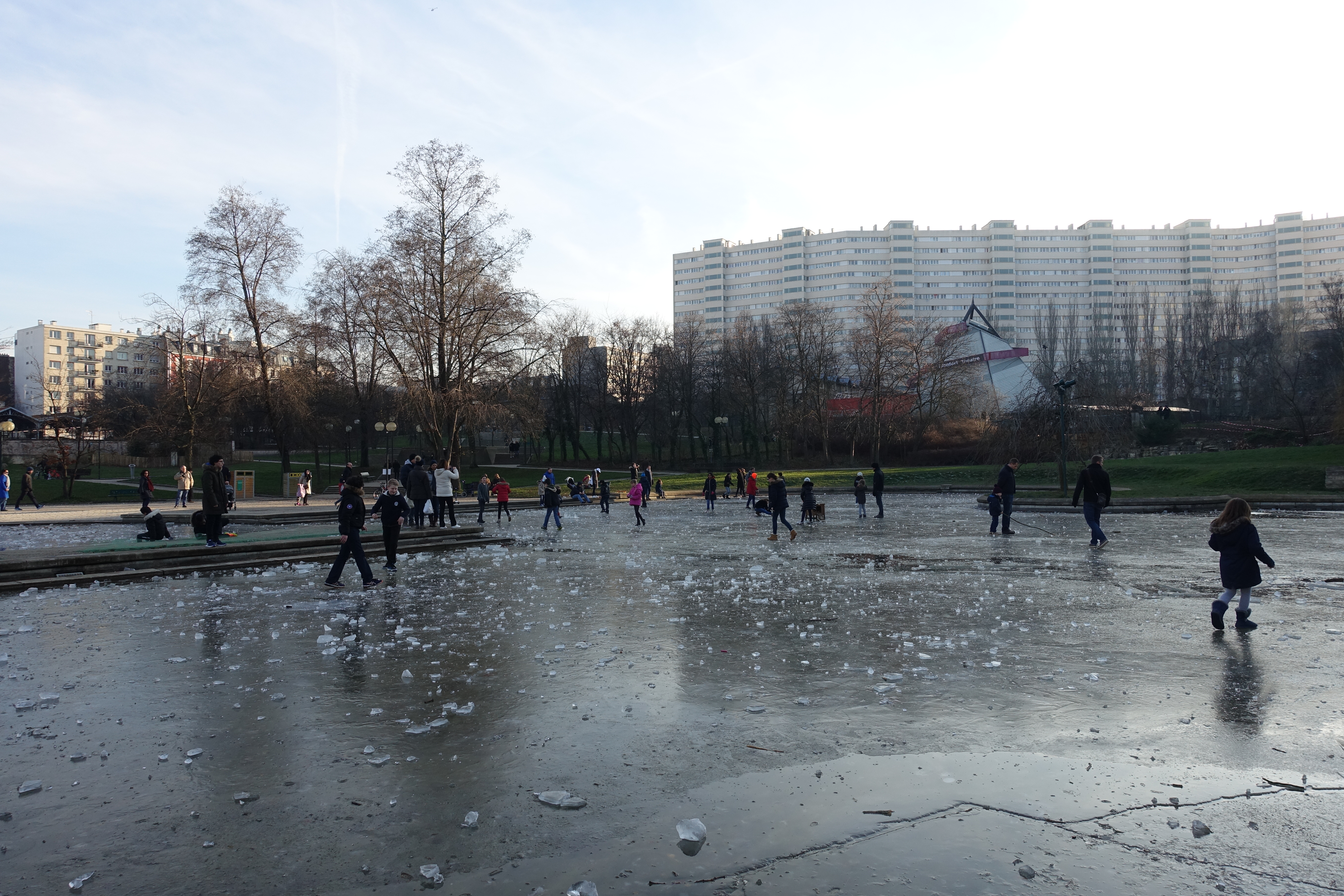 File:People walking on the ice @ Frozen pond @ Parc Georges Brassens ...