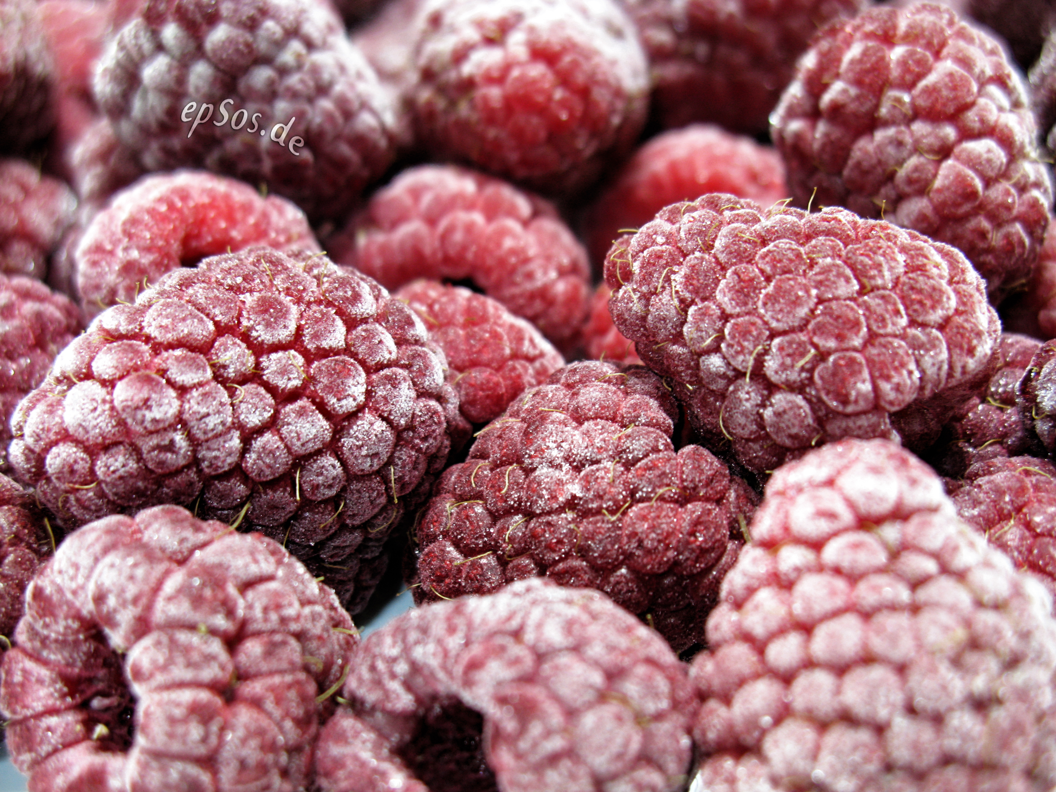 File:Frozen Raspberries.jpg - Wikimedia Commons