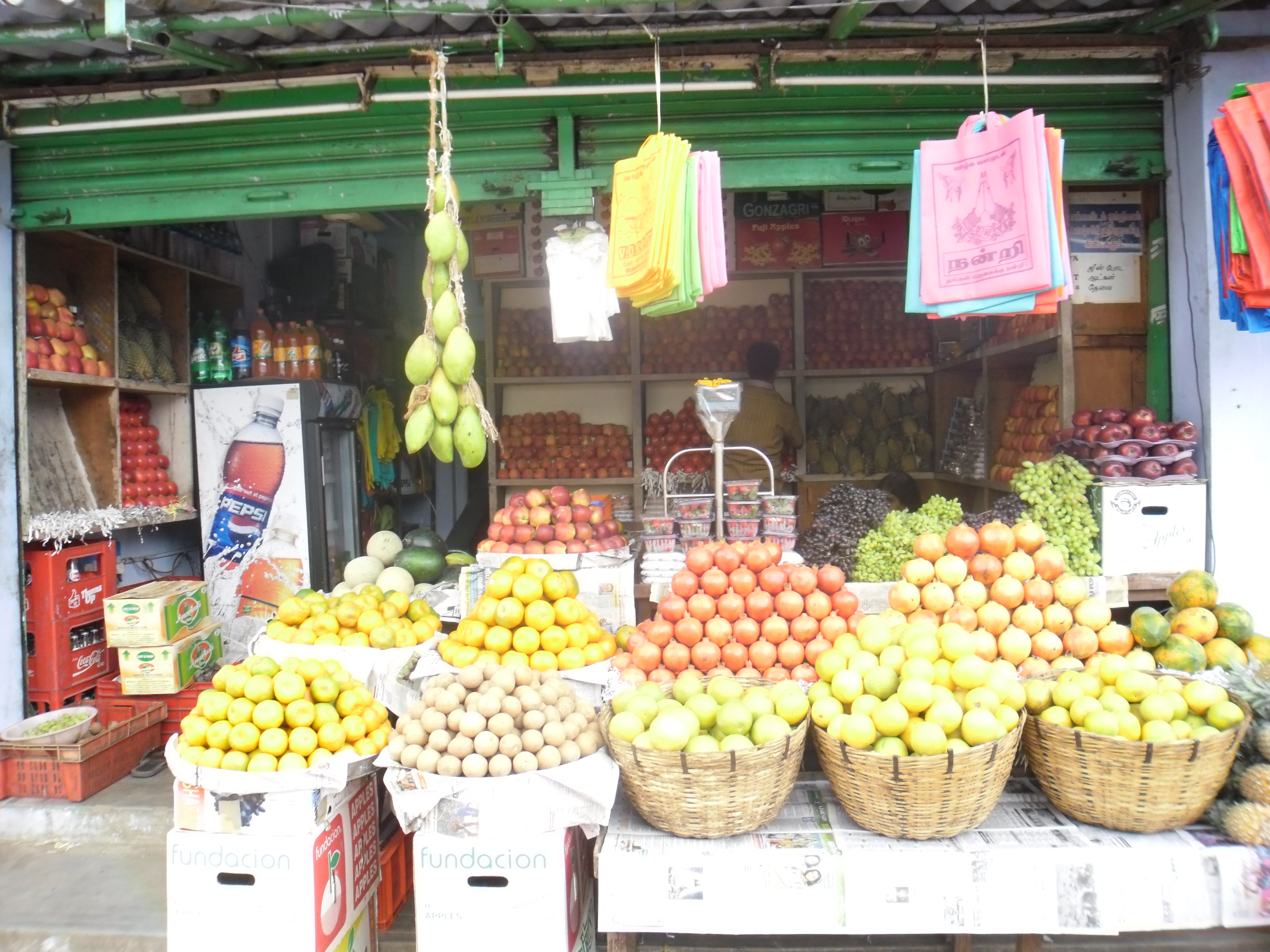 File:Fruit shop in road side.JPG - Wikimedia Commons