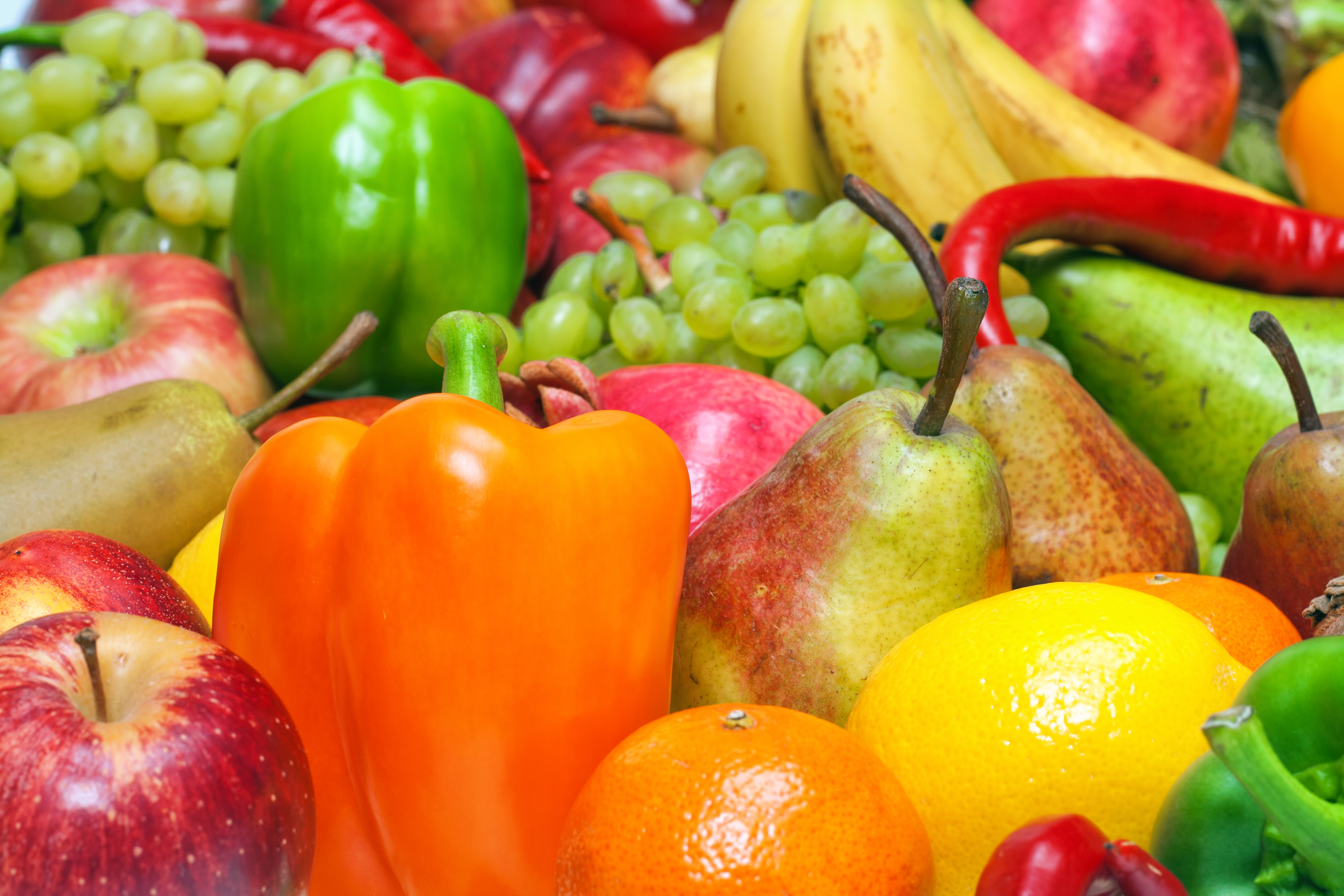 Цветные овощи и фрукты