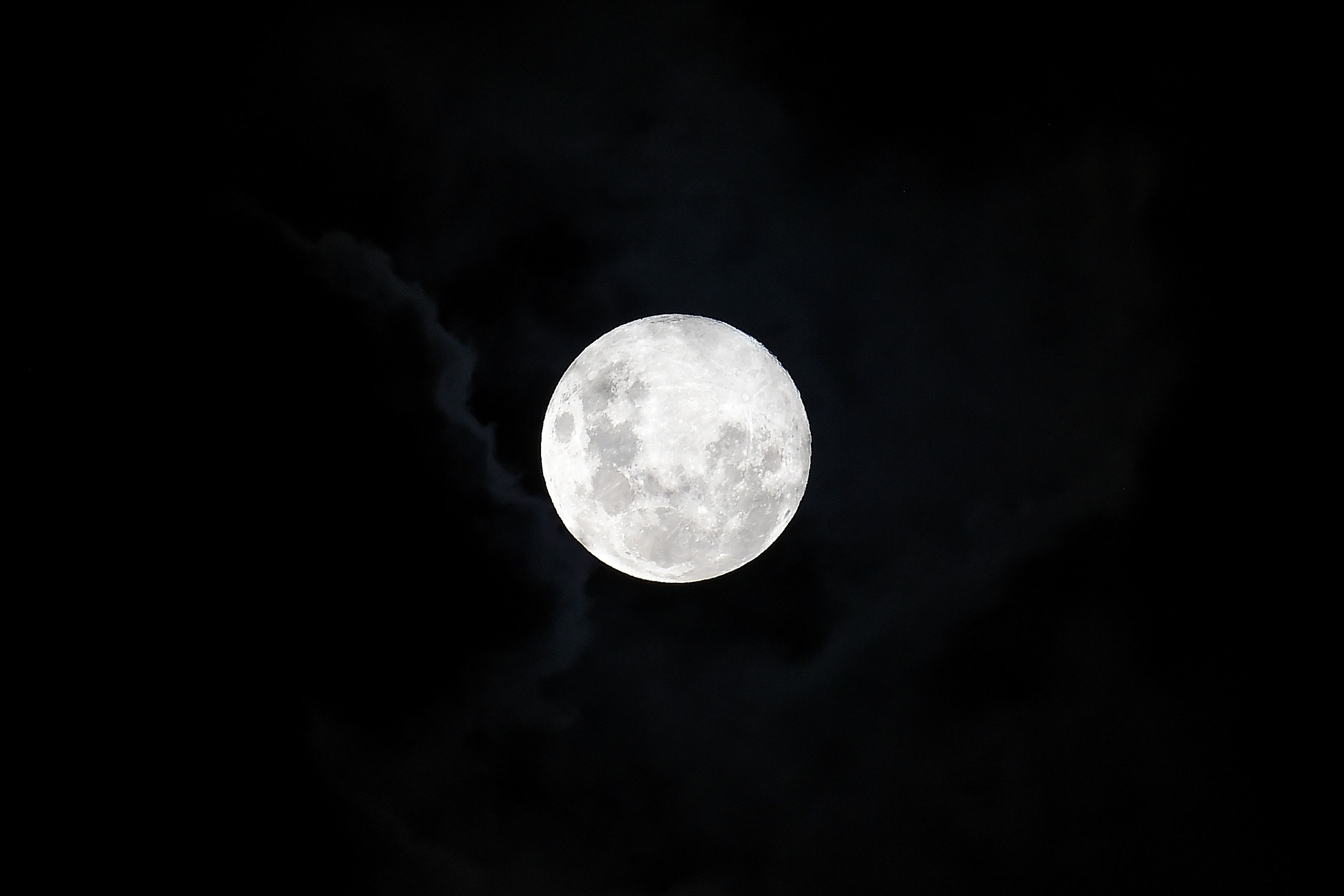 What Is the Pink Moon? How and When to Watch April's Full Moon This ...