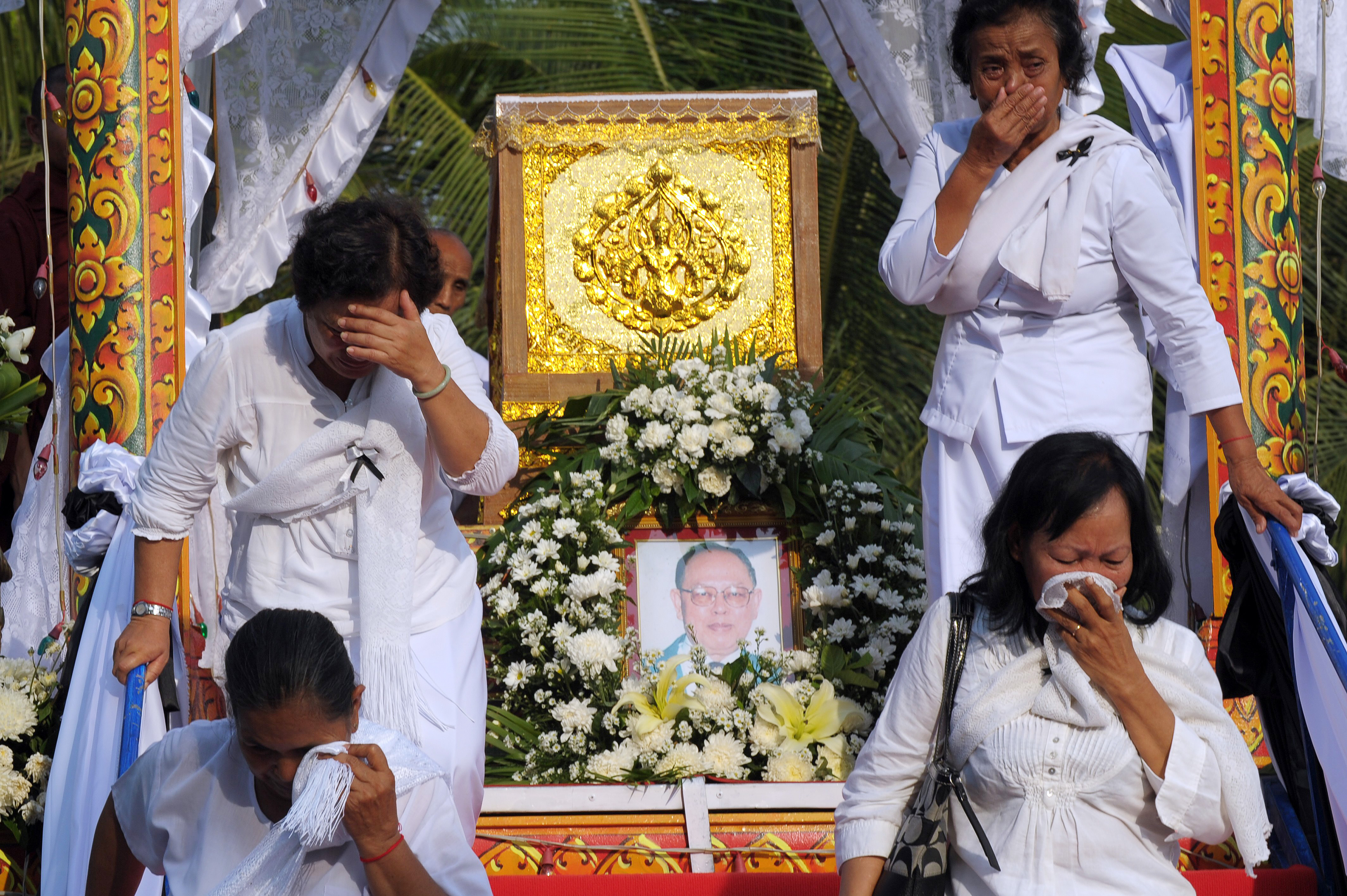 5 Interesting Death And Funeral Rituals Around The World, From ...