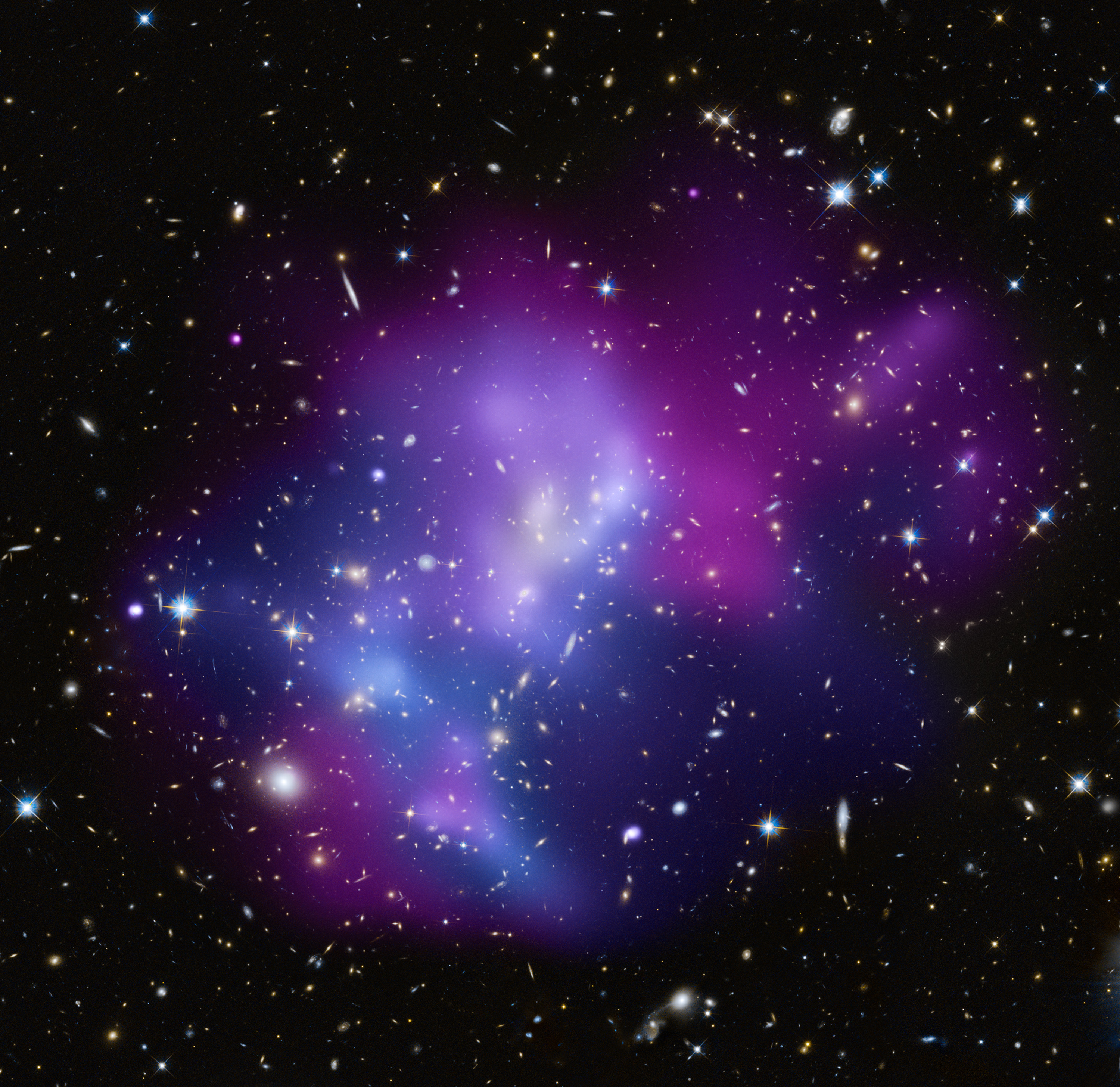 Galaxy cluster MACS J0717 | ESA/Hubble