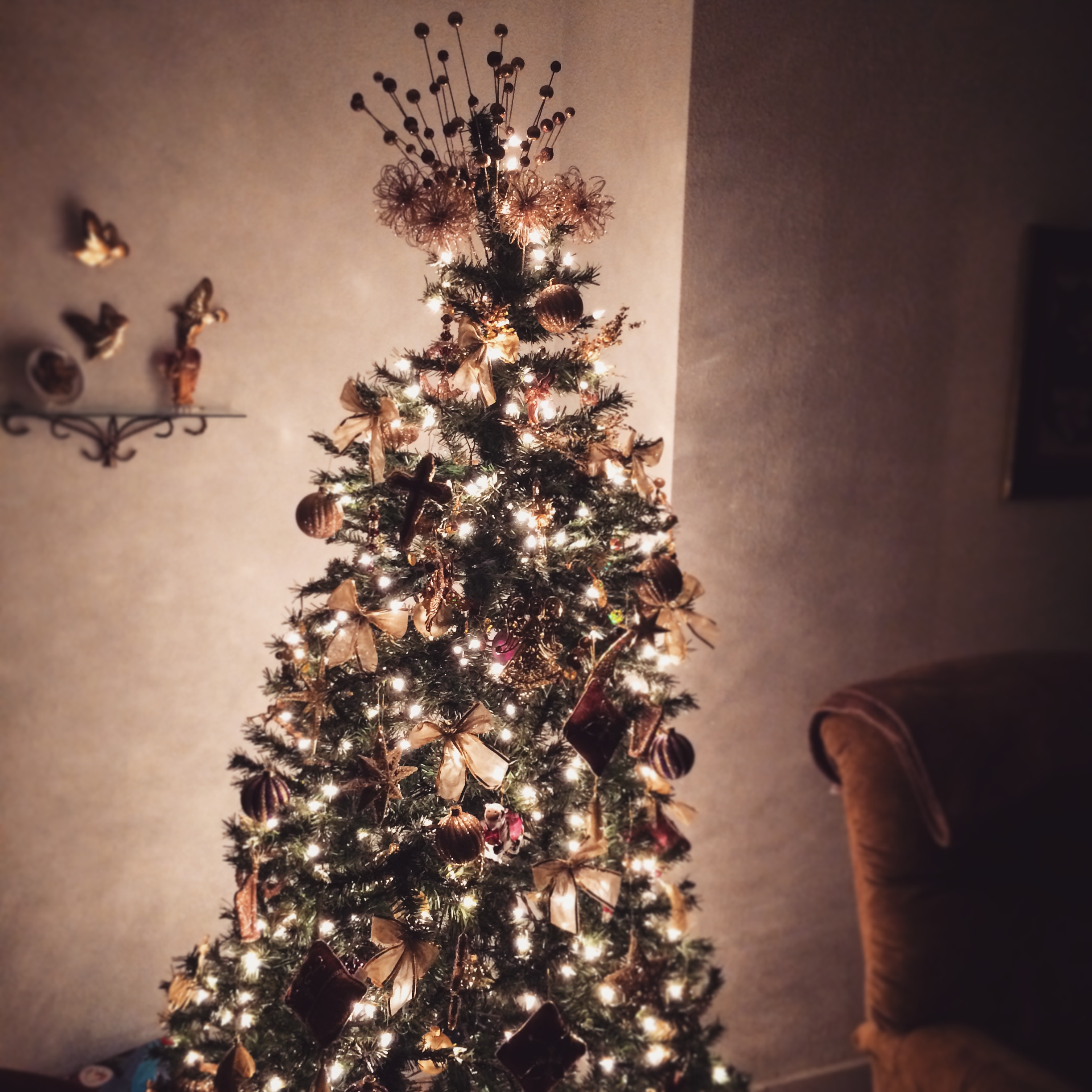 christmas tree with a gangsta lean | Brannon Writes