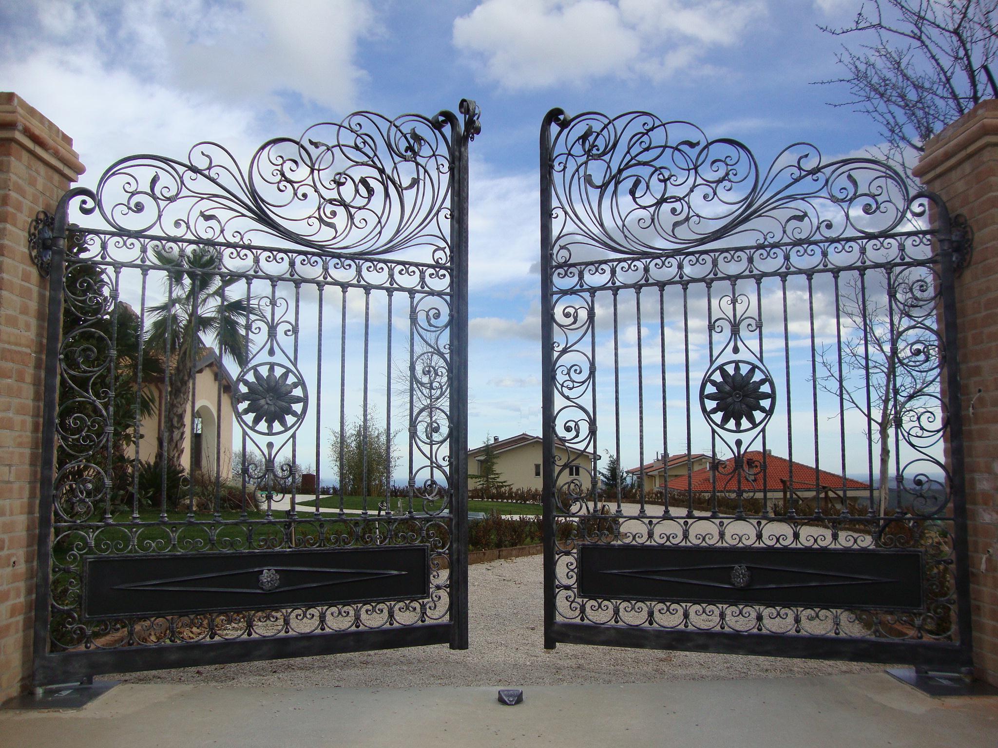 Wrought iron gates: Iron gate | Wrought ironwork - pag. 3