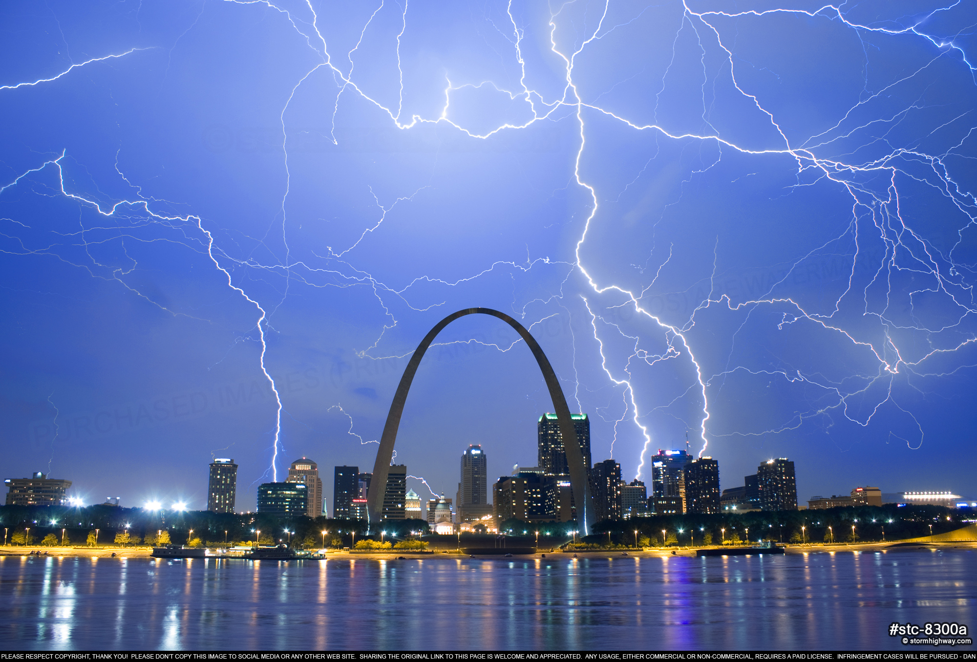 How many times is the Gateway Arch struck by lightning each year ...
