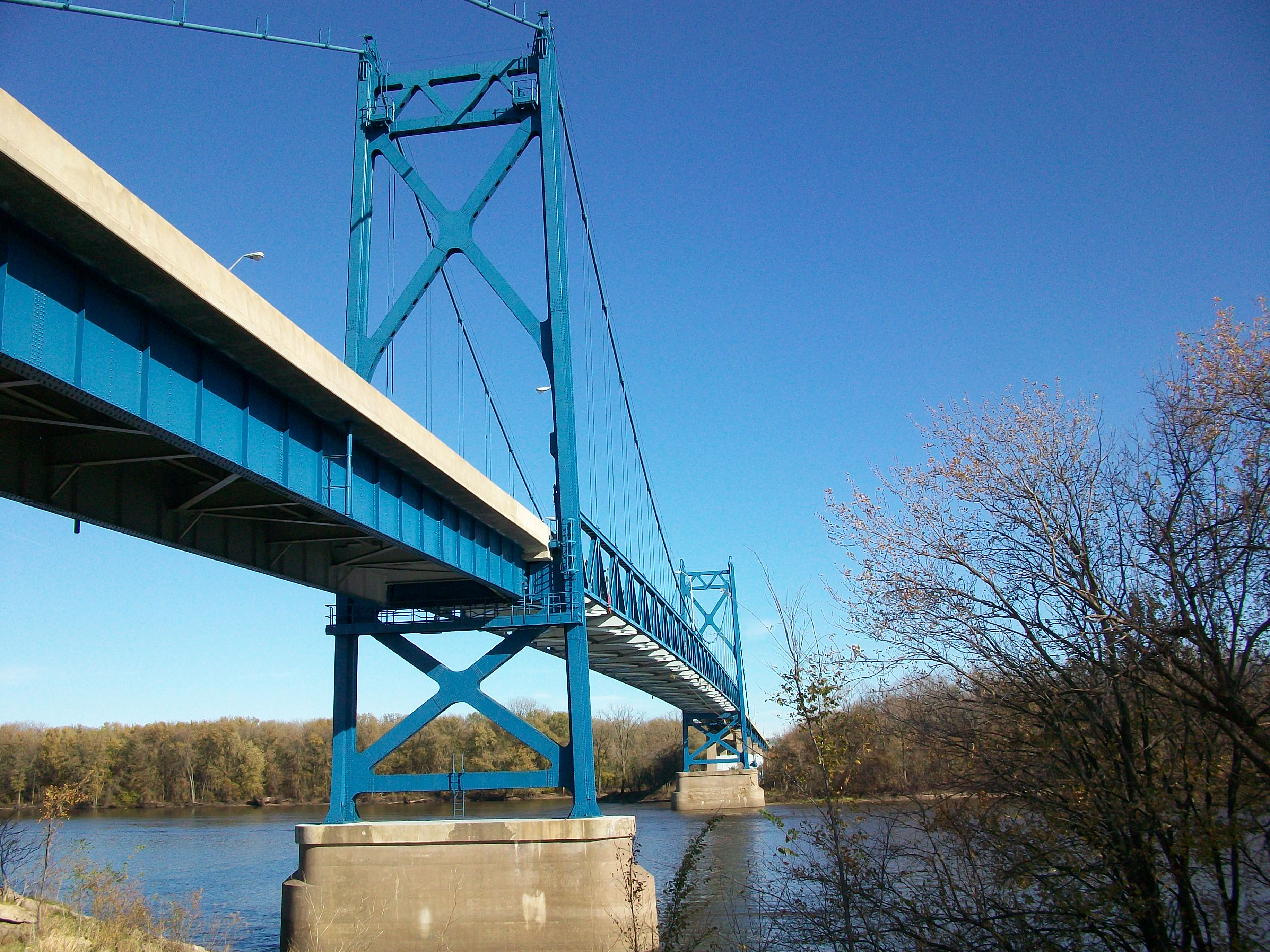 File:Gateway Bridge Illinois-Iowa 2.jpg - Wikimedia Commons