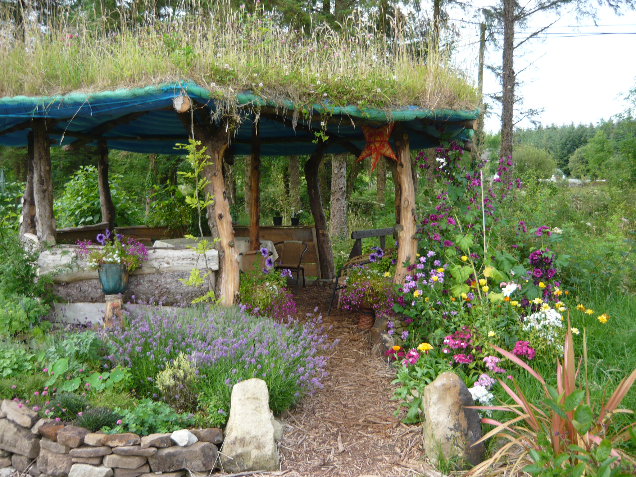 Building a Gazebo with a living roof. Part 1. – thegreenerdream