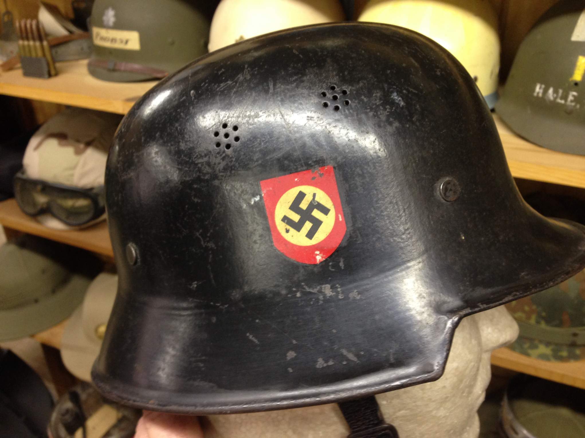 Question WWII German POLICE helmet. Opinions please.