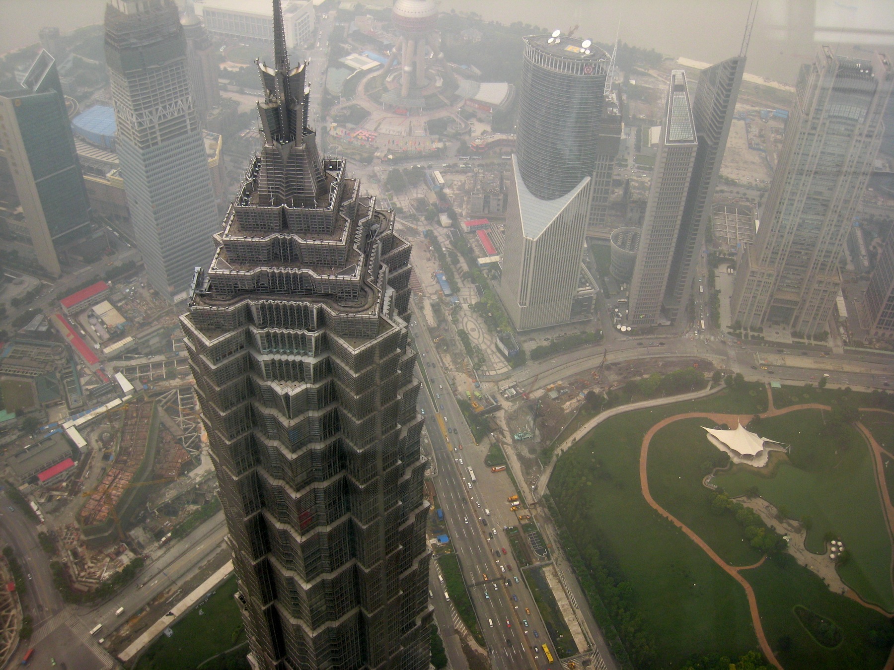 File:Looking Down at Giant Buildings (2875497466).jpg - Wikimedia ...