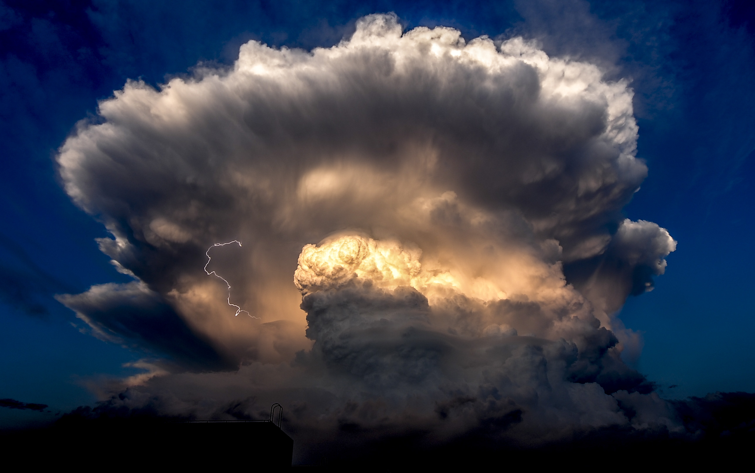 mushroom cloud | World Tourism Day
