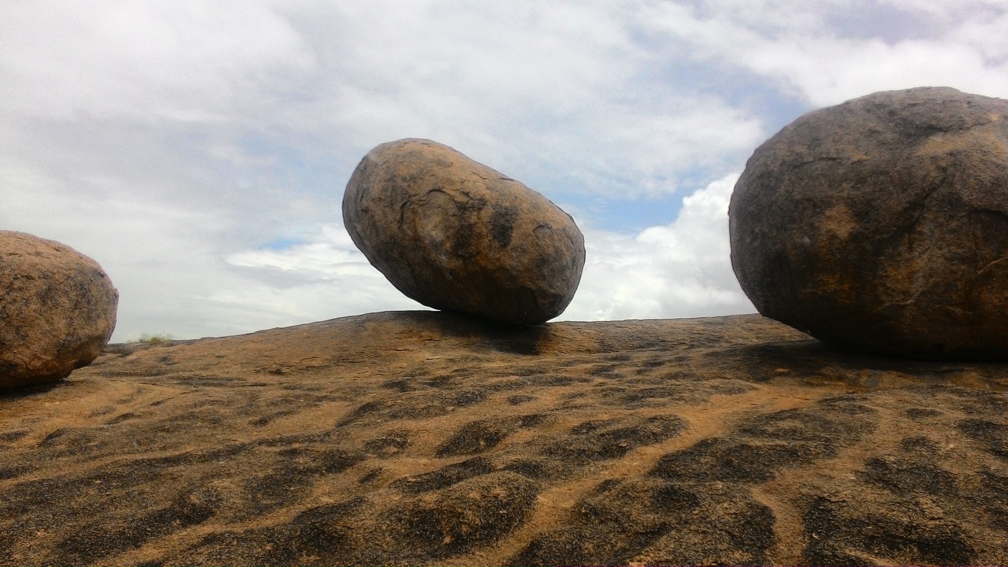 File:Big rocks on a giant rock-Gachibowli , Khajaguda.jpg ...