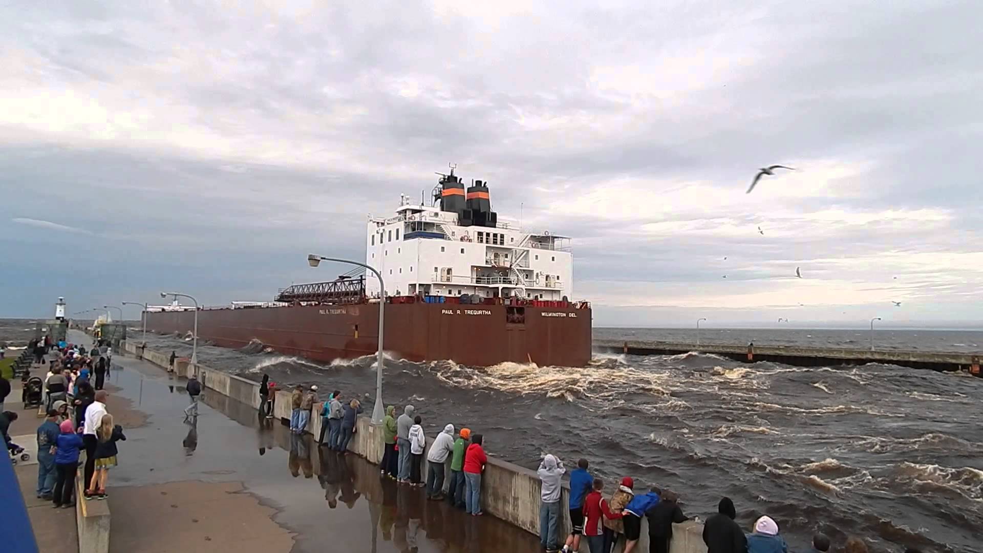 Giant ship going under the Lift Bridge in Duluth, MN Paul R ...