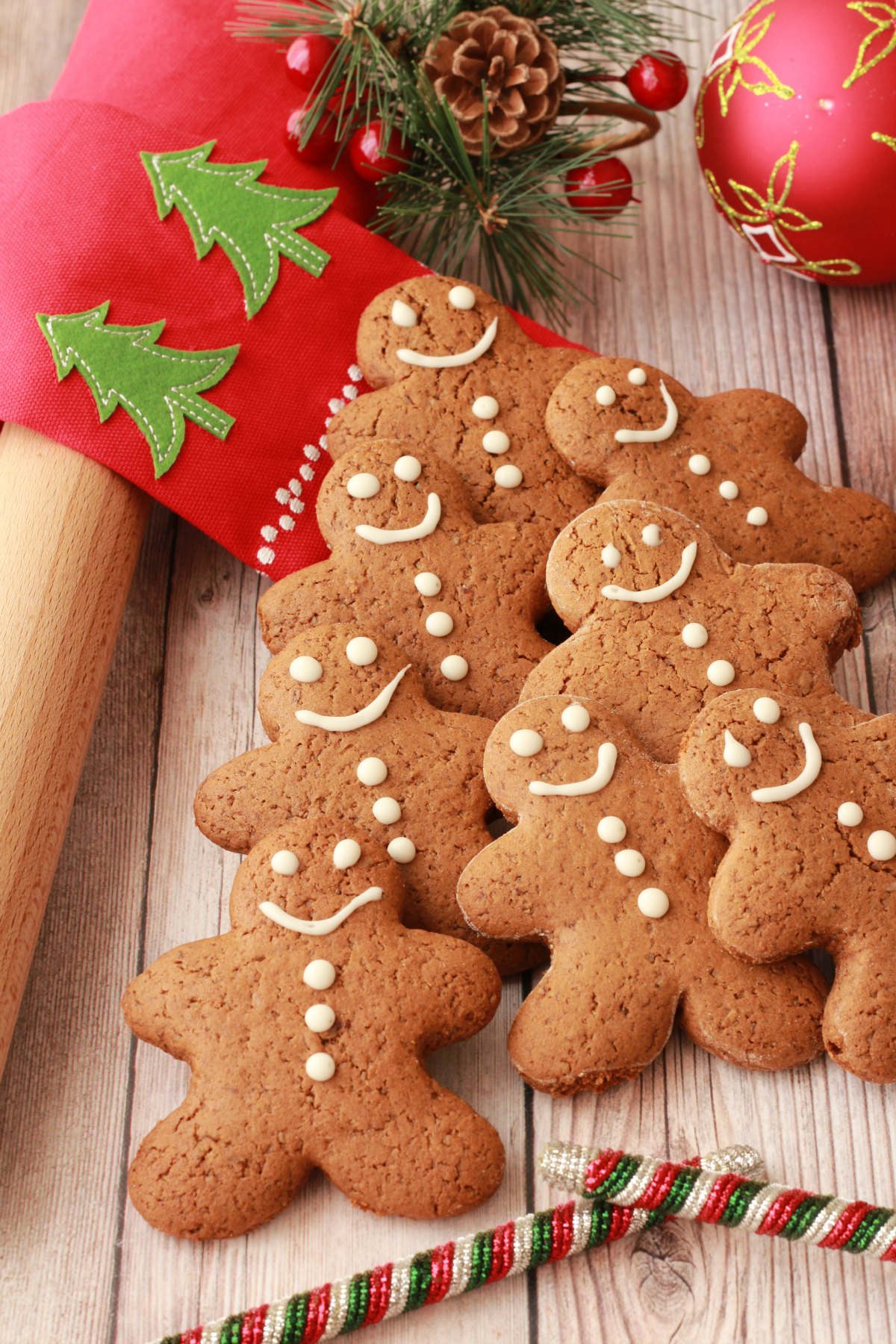 Vegan Gingerbread Cookies - Loving It Vegan