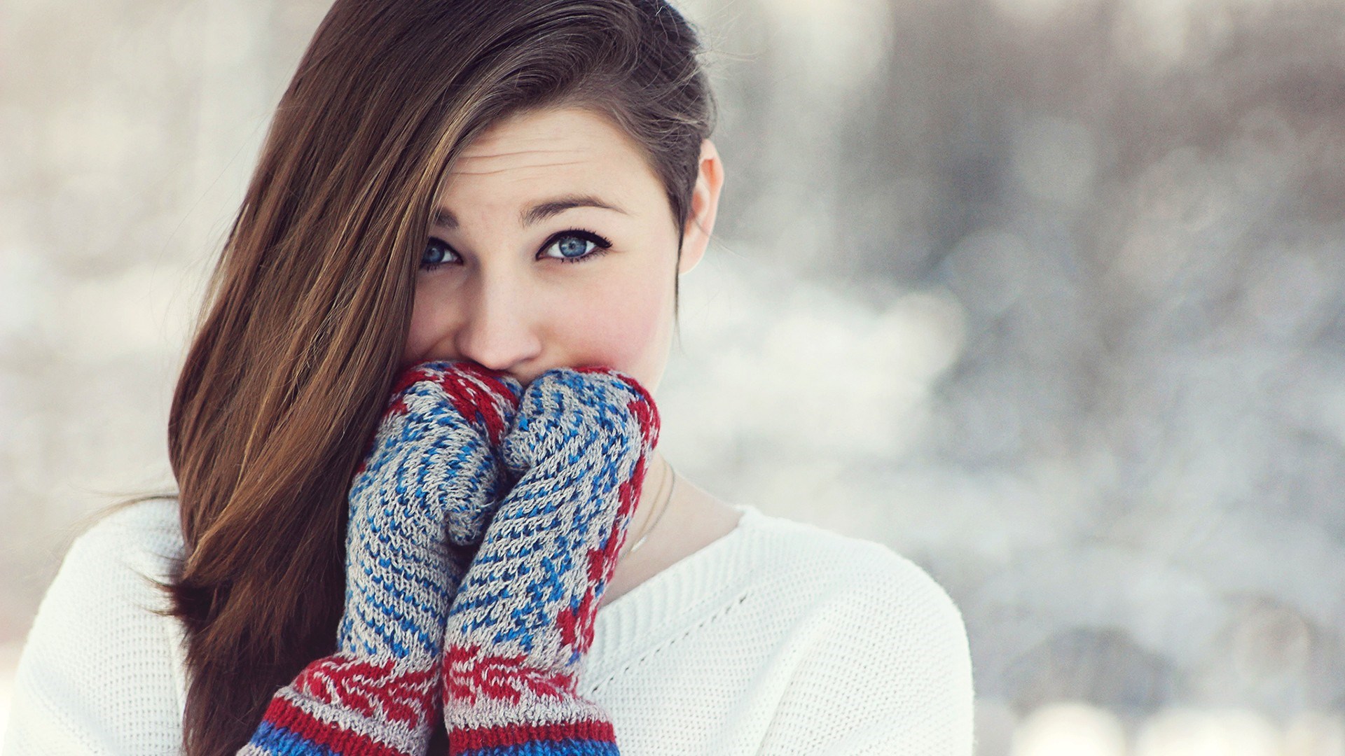 Winter Girls Dpz 4K Wallpapers HD Pictures – OneHDWallpapers.com