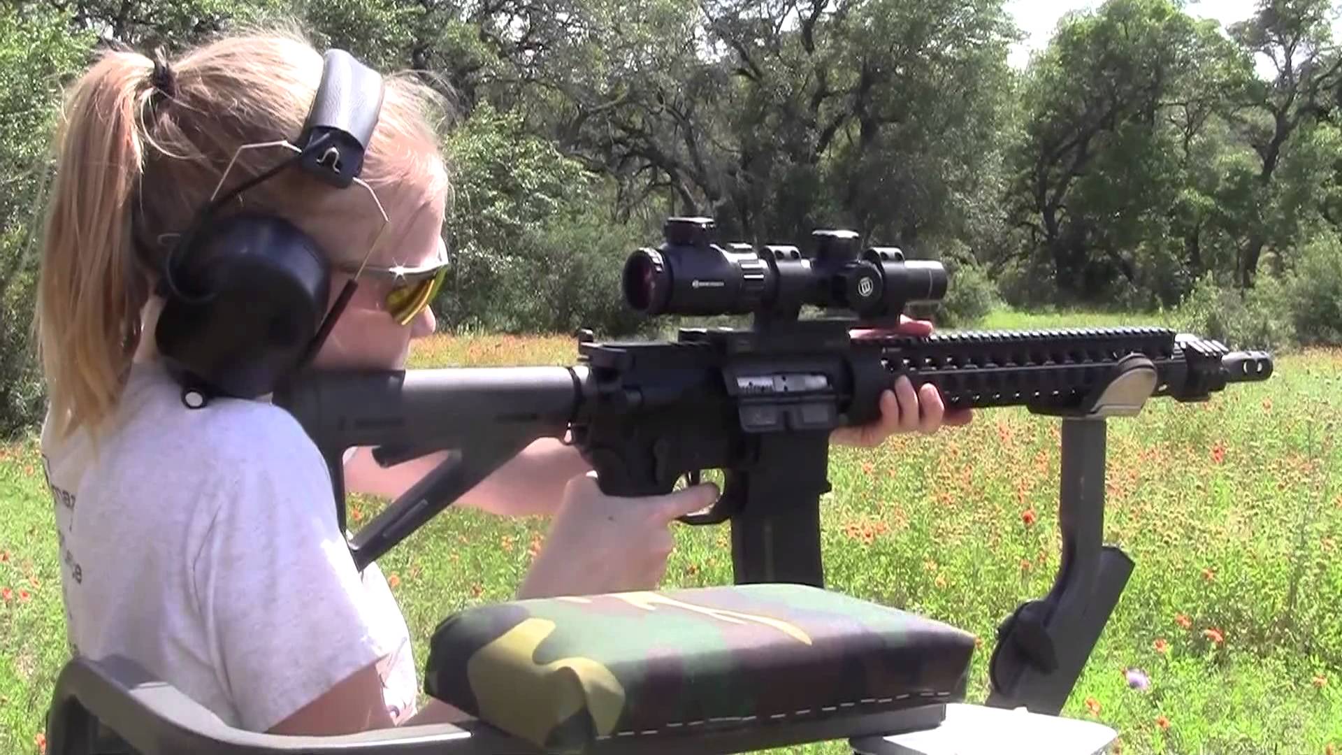 11 Year Old Girl Shooting AR 15 at 100 Yards - YouTube