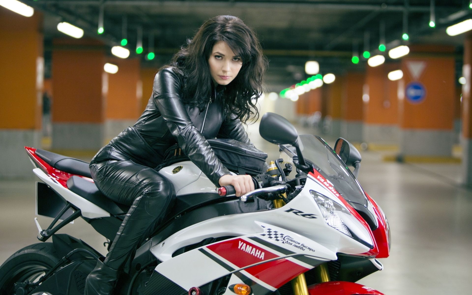Yulia Snigir Posing on Yamaha | Bikes Wallpapers | Pinterest ...