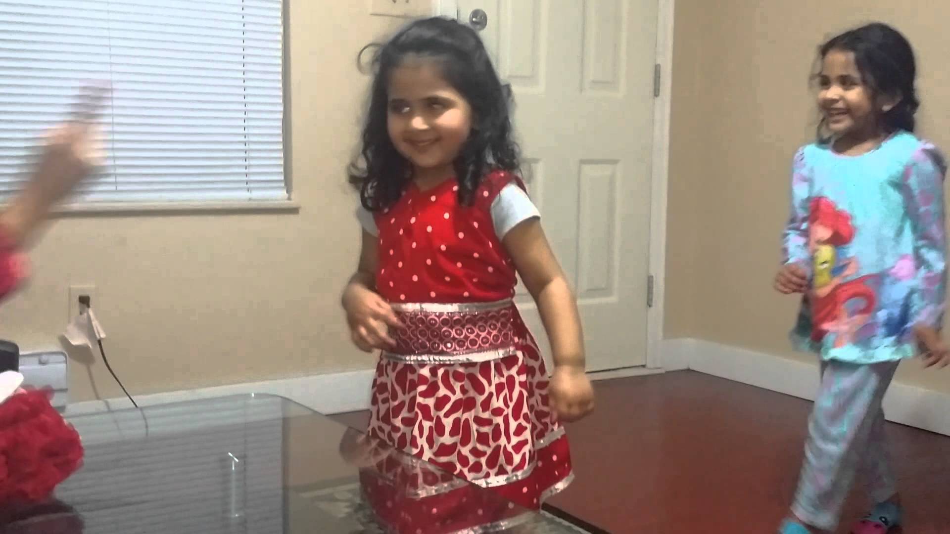 Little girl just learned shake your bum bum dance - YouTube
