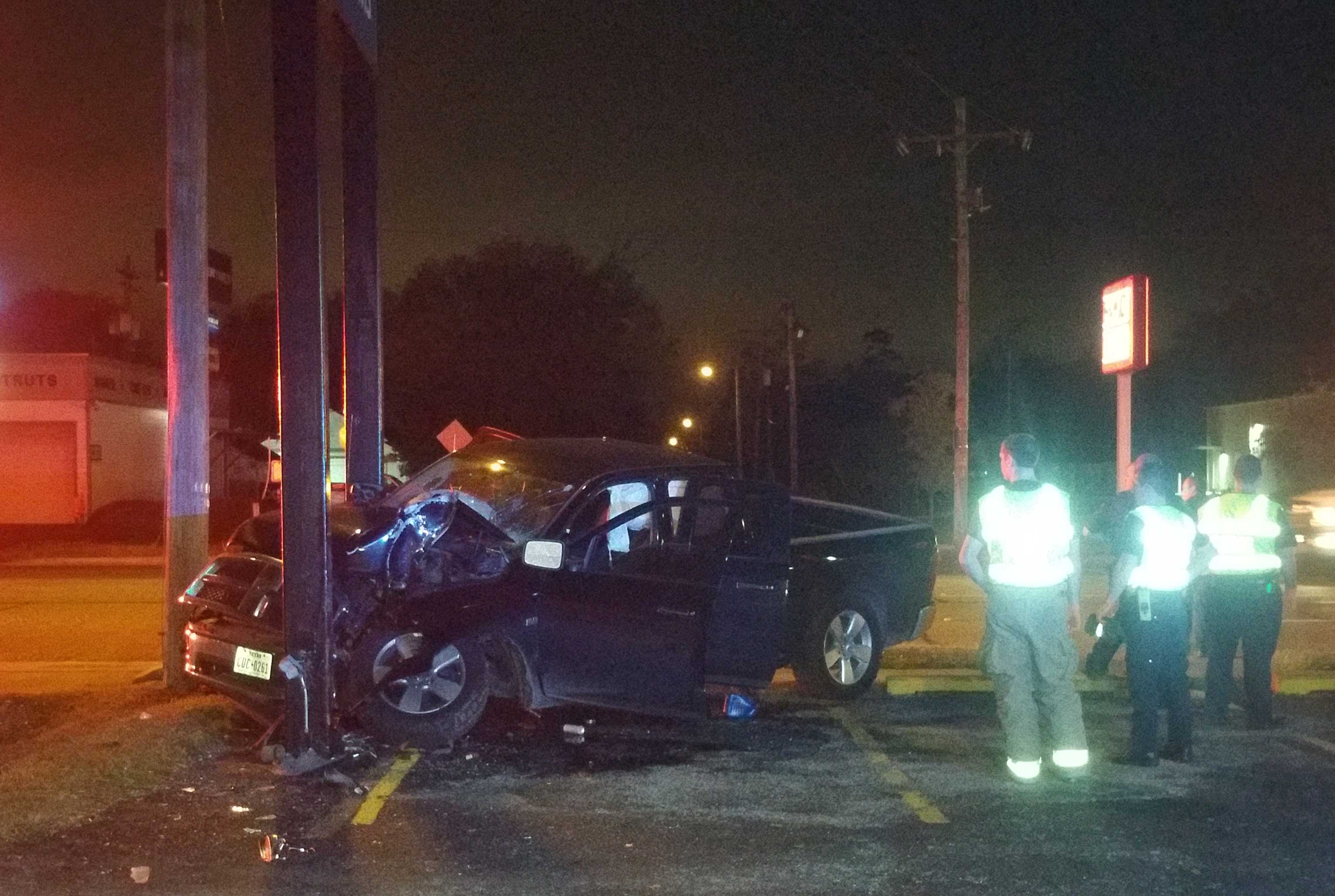 Driver loses consciousness in wreck on 16th Street - Orange Leader ...