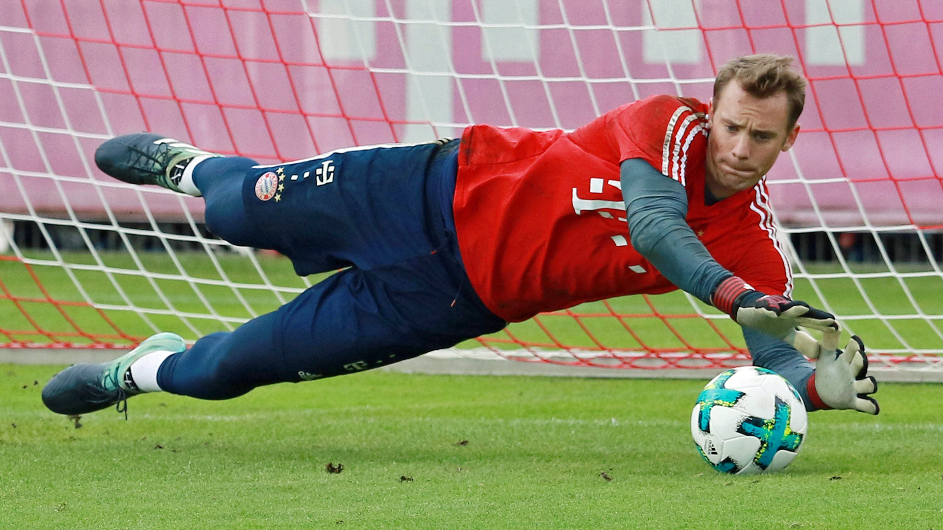 Bayern Munich and Germany goalkeeper Manuel Neuer begins training ...
