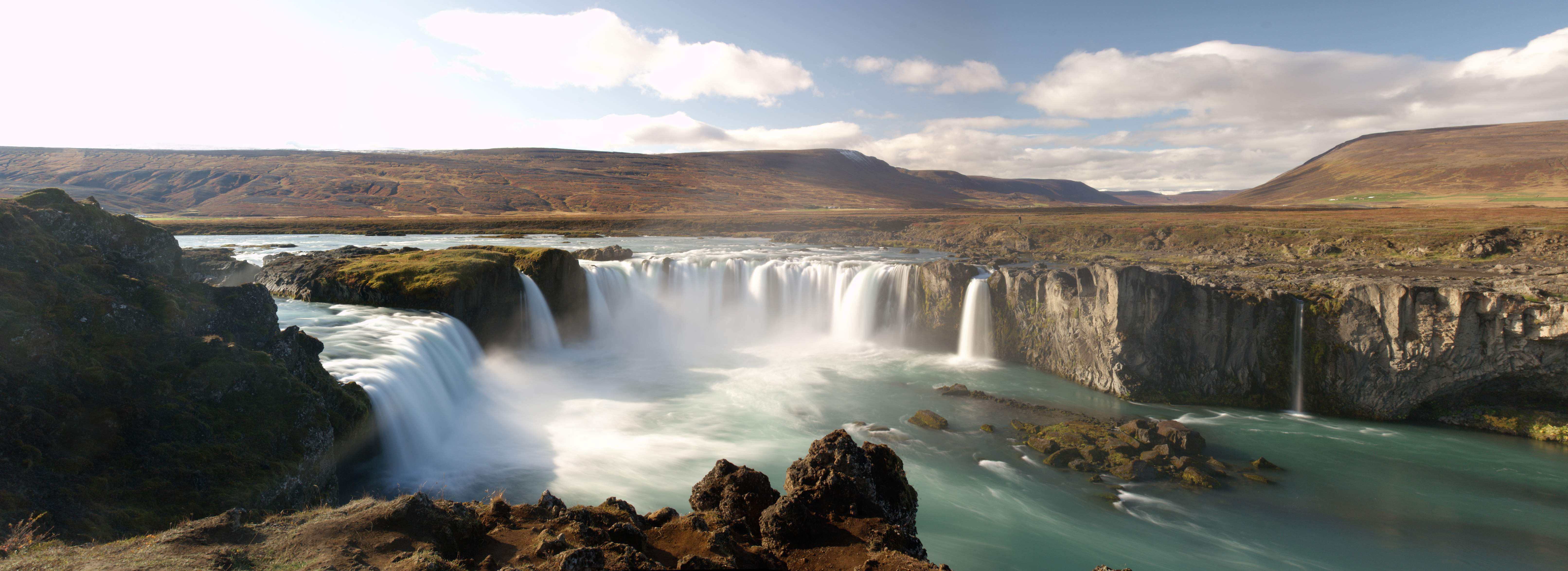 Goðafoss - Waterfall in Iceland - Thousand Wonders