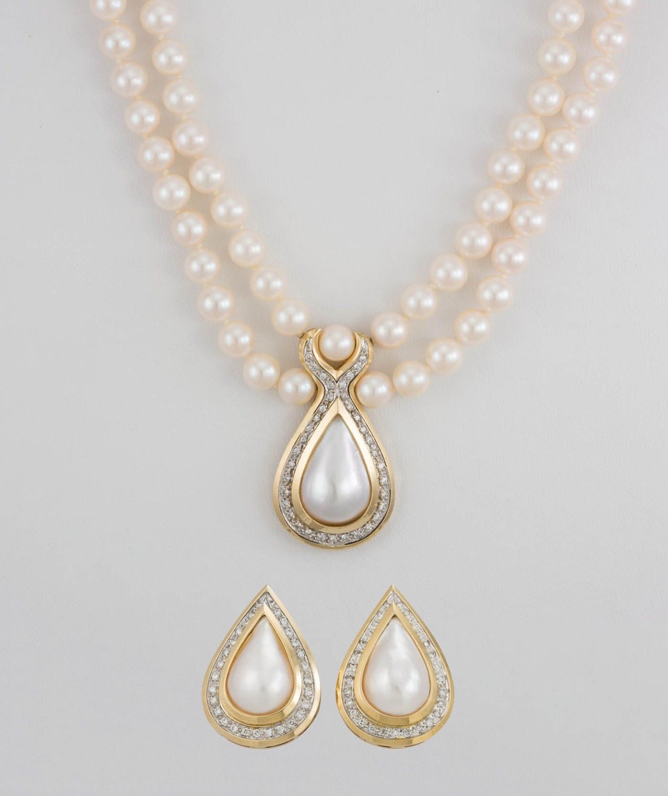 Ladies Pearl Necklace Earring Set w/ 14k Yellow Gold Diamonds - 16 ...