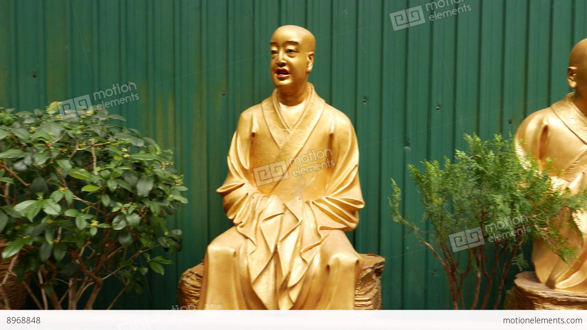 Golden buddha statue photo