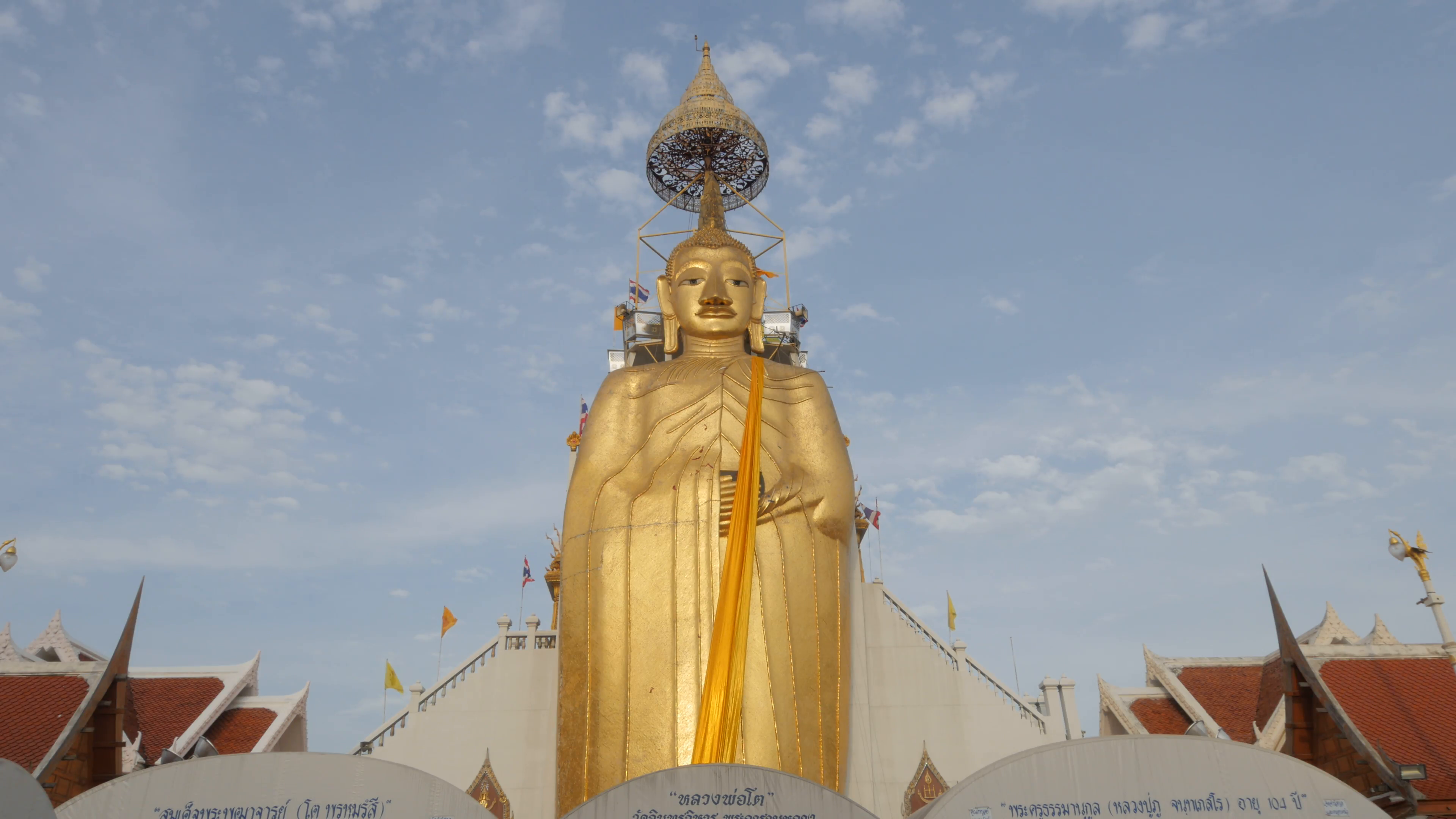 Standing golden buddha statue at wat Intharawihan,Bangkok,Thailand ...