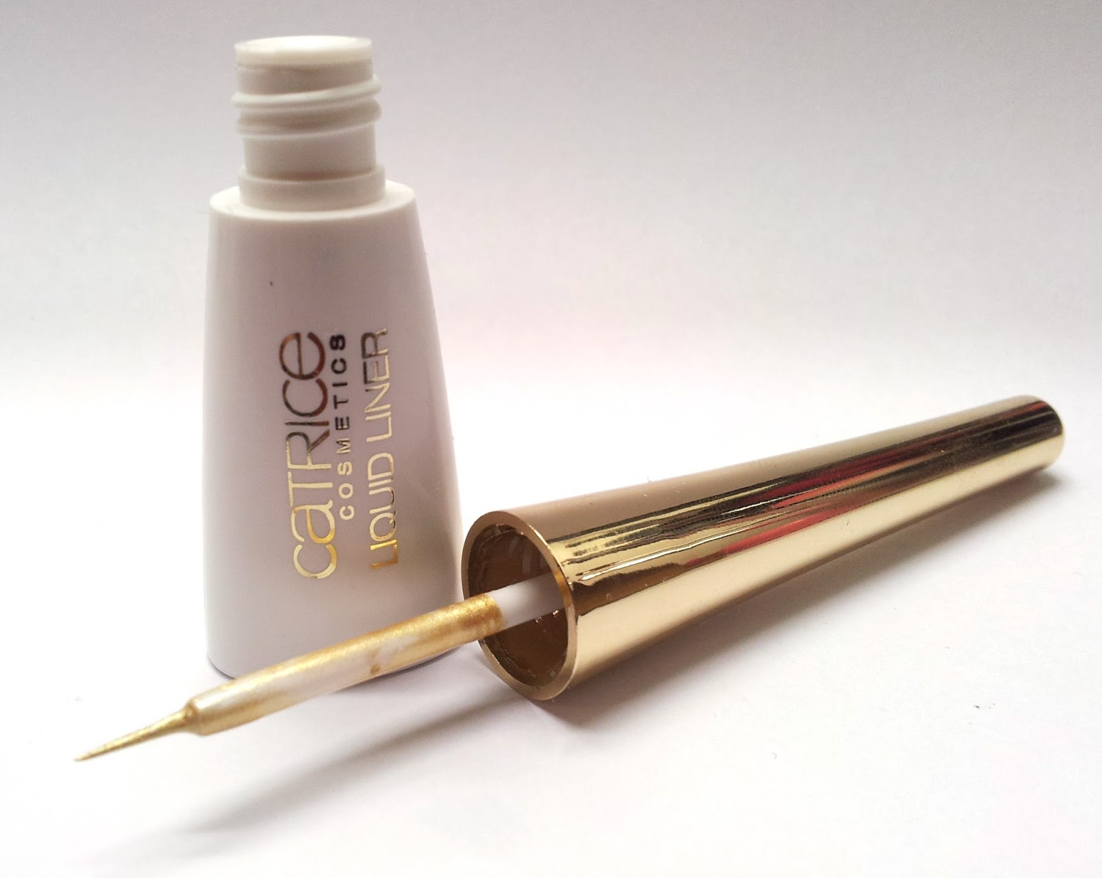 Catrice_Liquid liner C01 Golden Grace | kellyrocks Style Blog