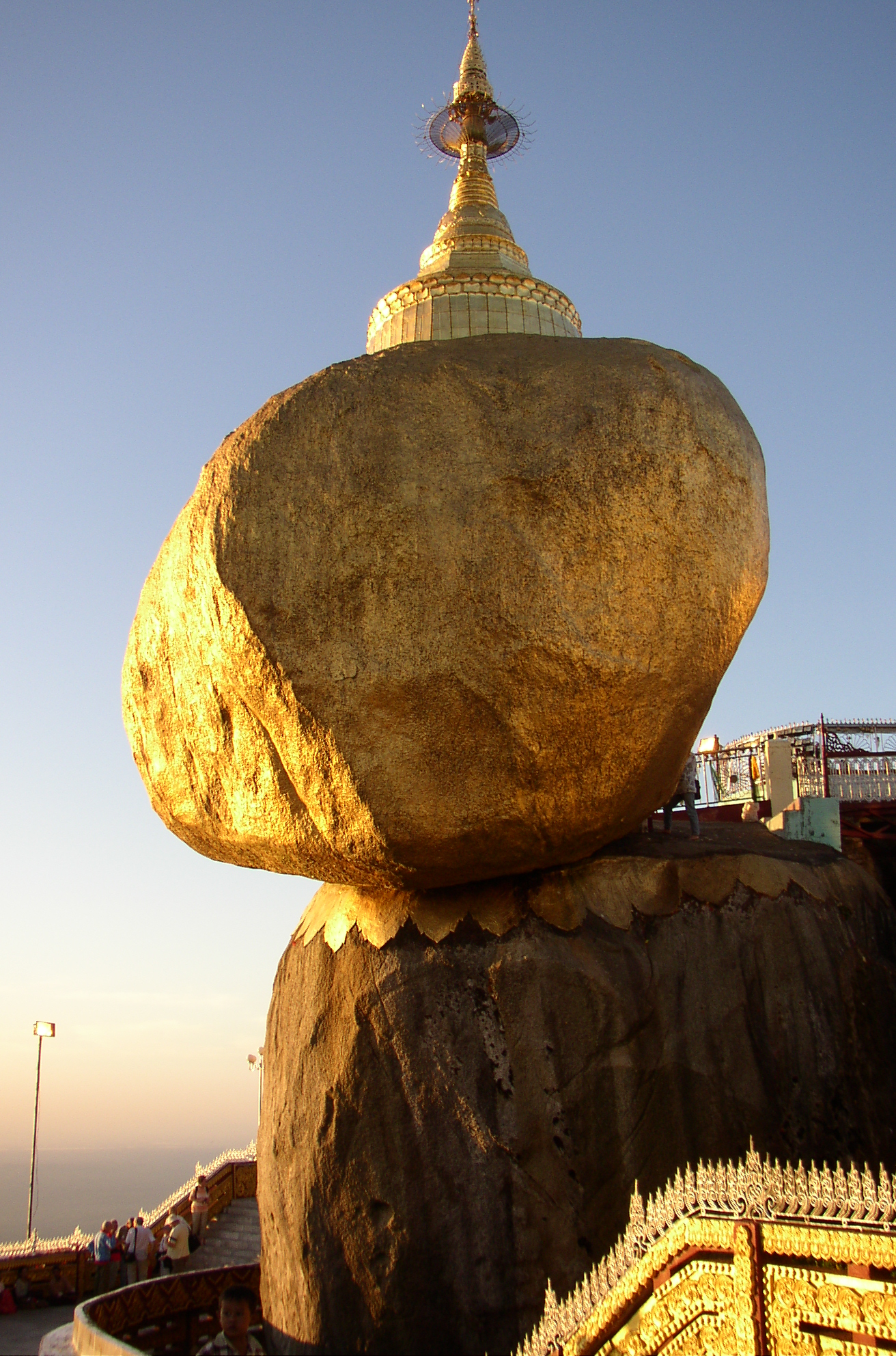 Kyaiktiyo Pagoda - Wikipedia