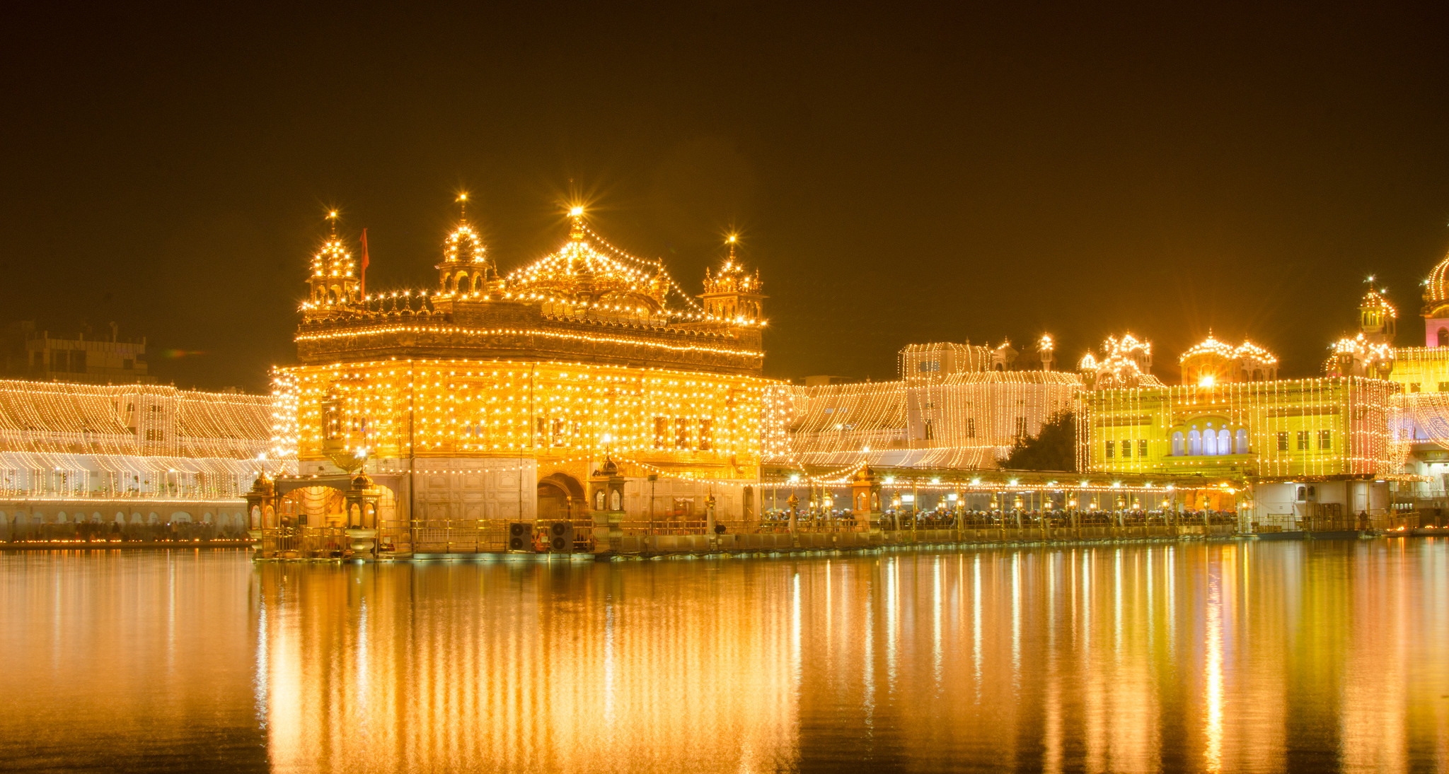 In the Glow of the Golden Temple: Guru Nanak Jayanti | Global Traveler