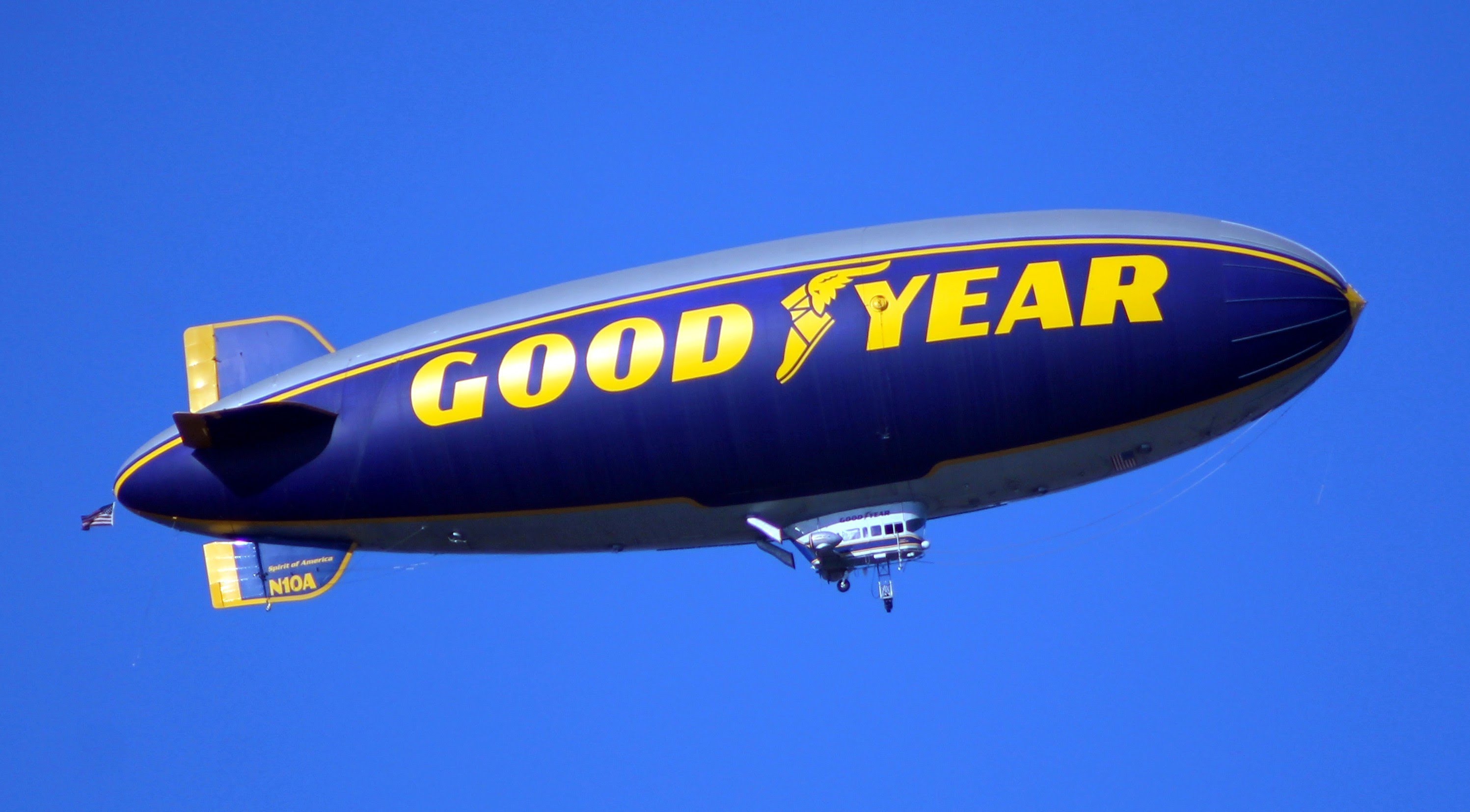 Goodyear Blimp Welcomes Cardinal and Spartan Fans at 100th Rose Bowl ...