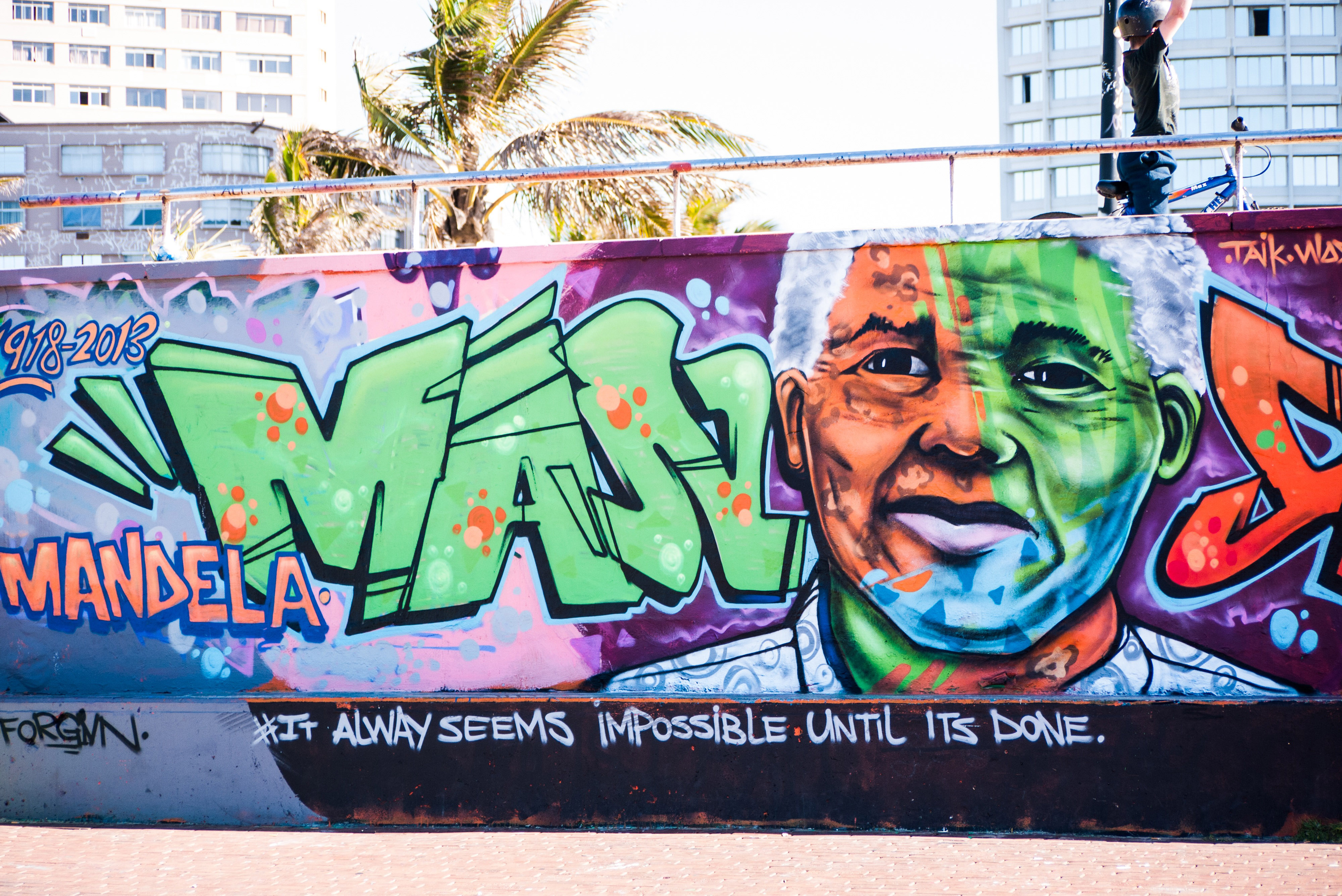 Nelson Mandela Graffiti on wall image - Free stock photo - Public ...