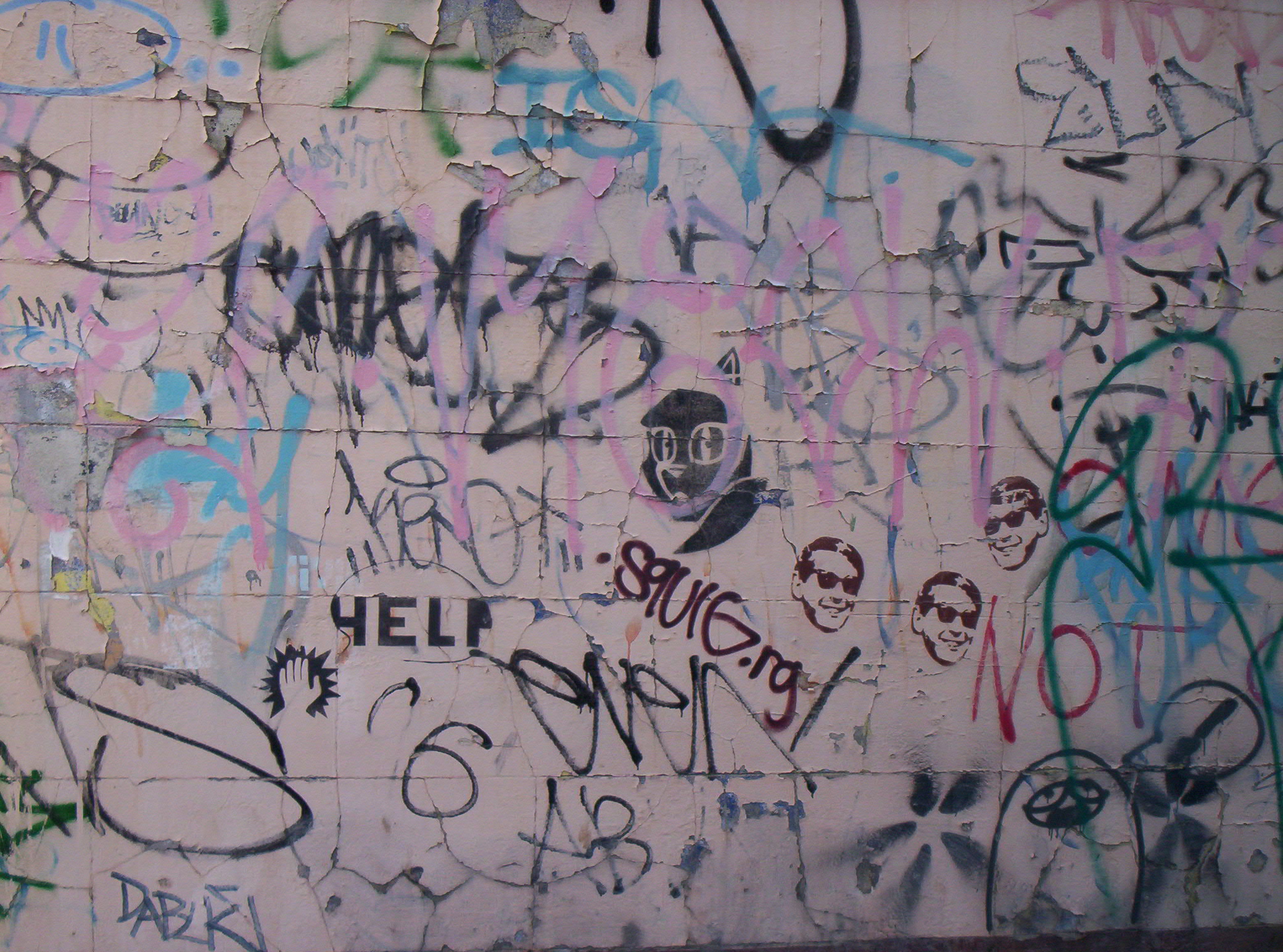 File:Graffiti wall Melbourne 2005.jpg - Wikimedia Commons
