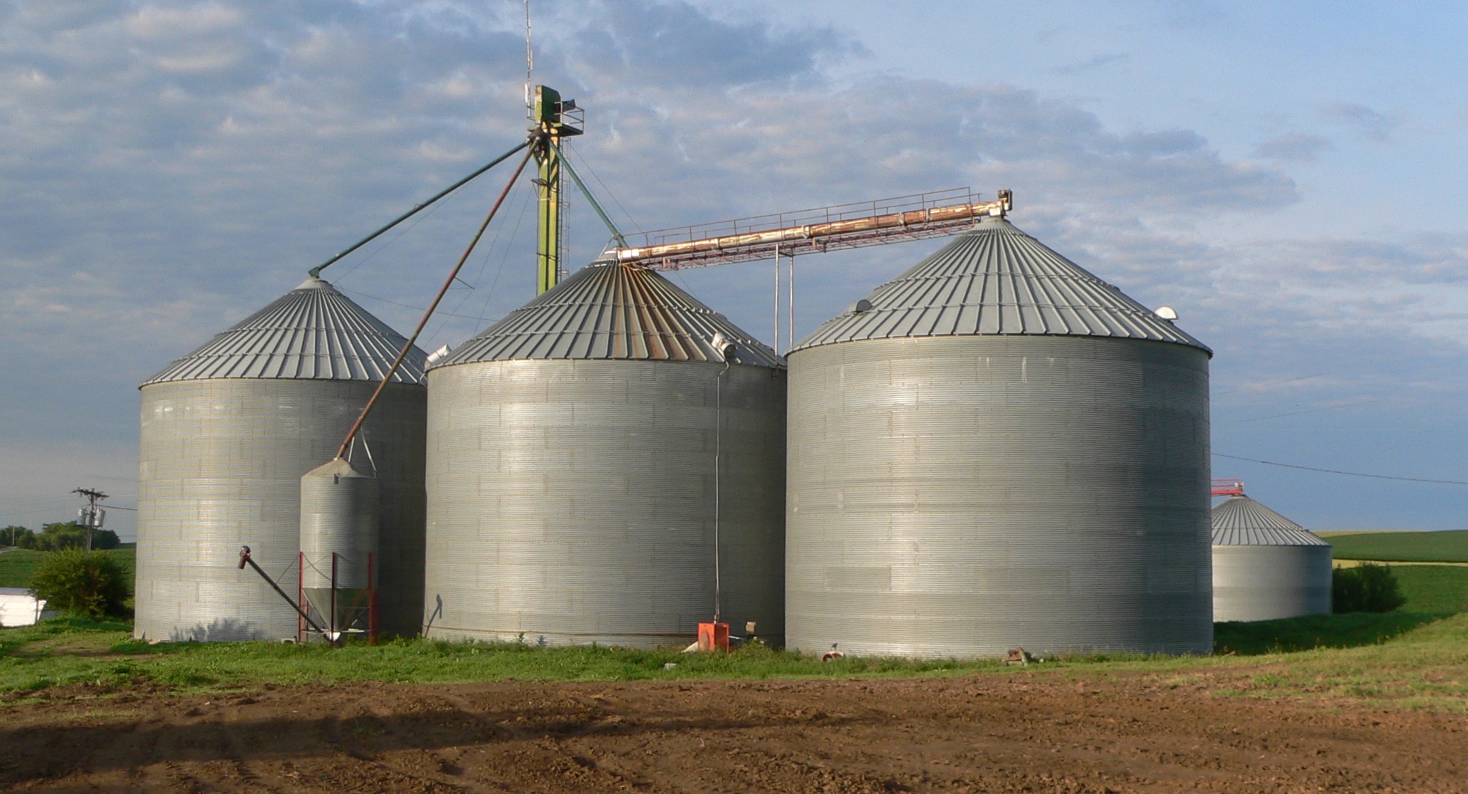 Apartments: Stainless Steel Grain Silo Homes For Industrial