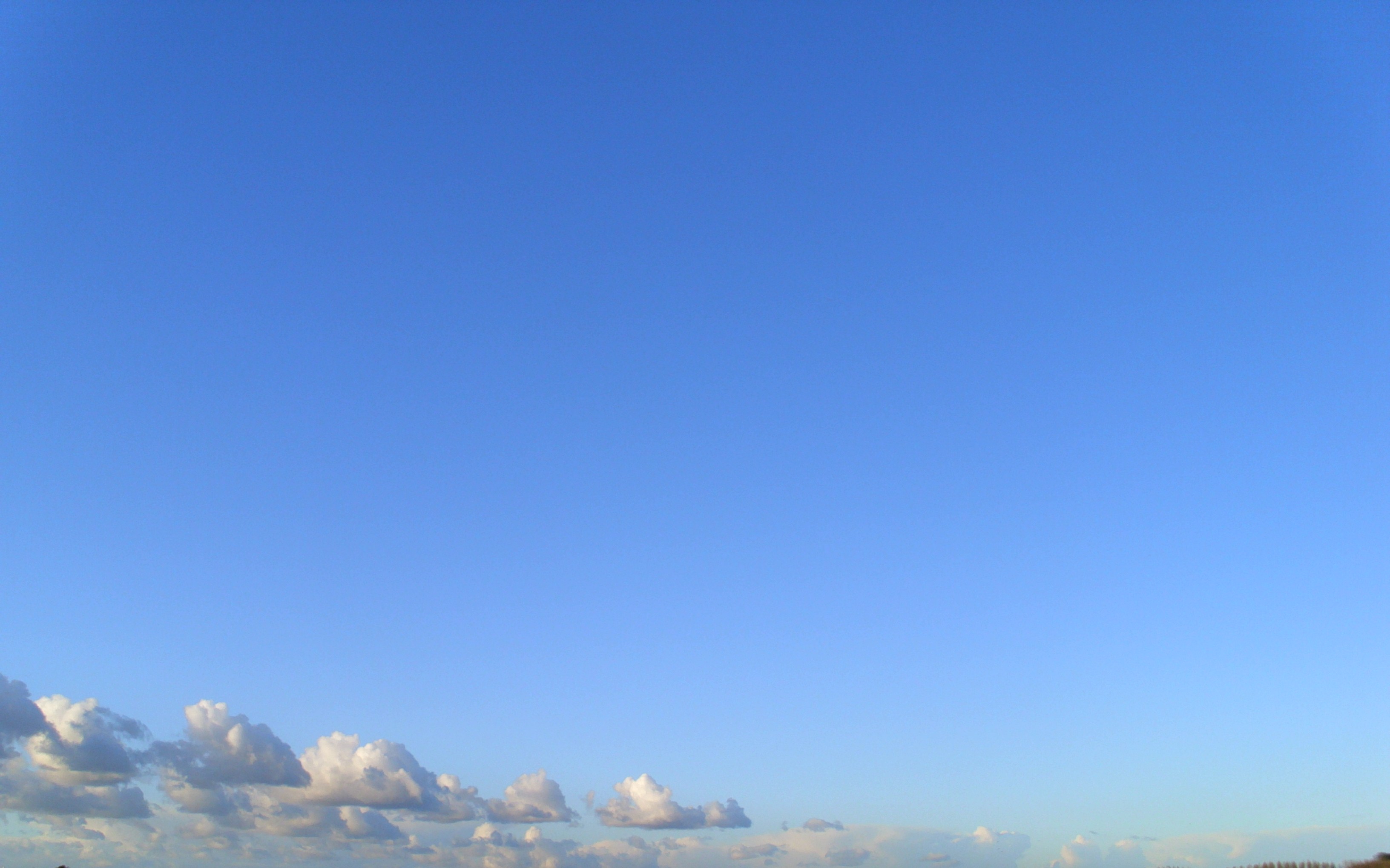 File:Blue sky, white-gray clouds.JPG - Wikimedia Commons