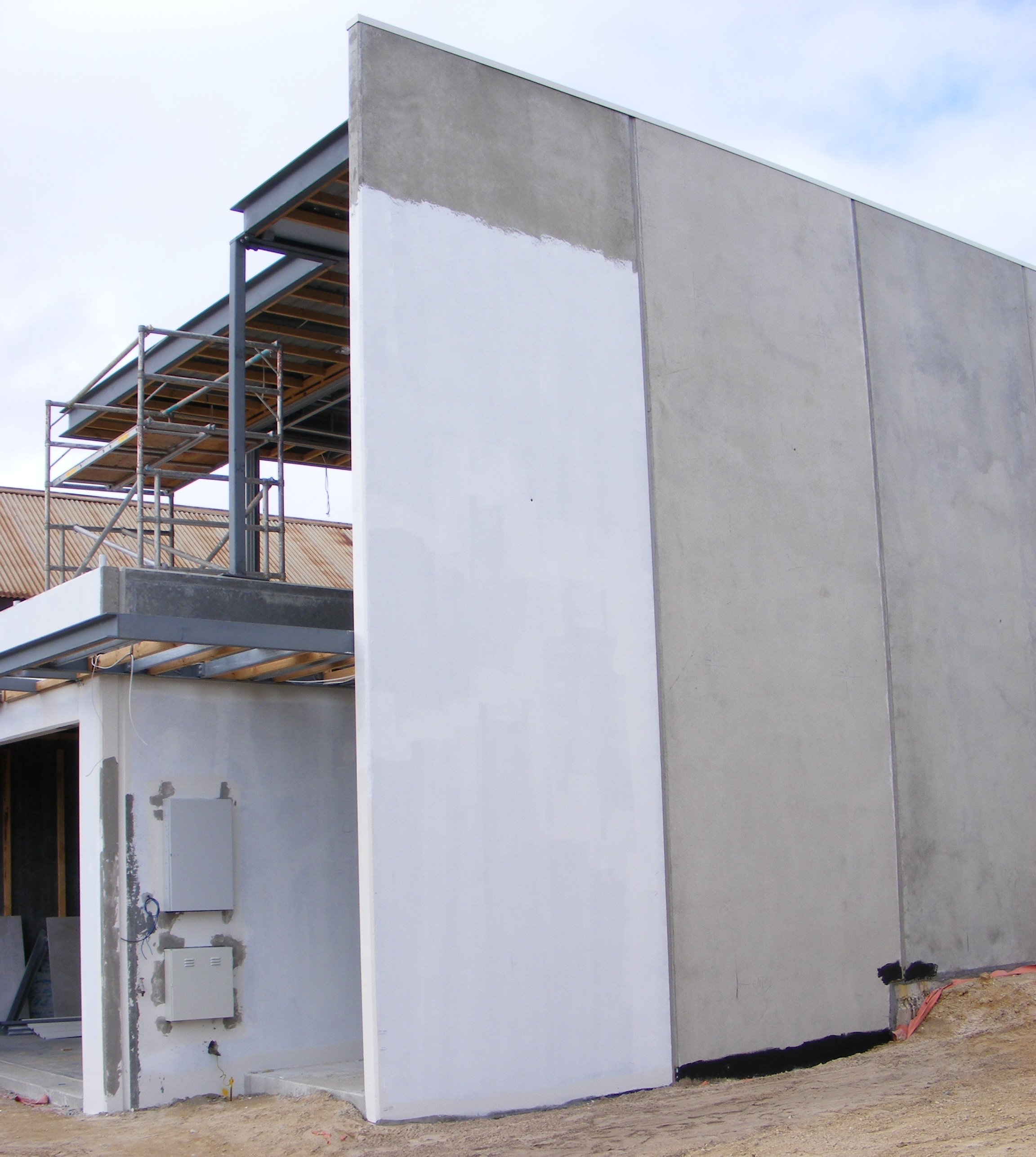 File:Precast concrete house in construction.JPG - Wikimedia Commons
