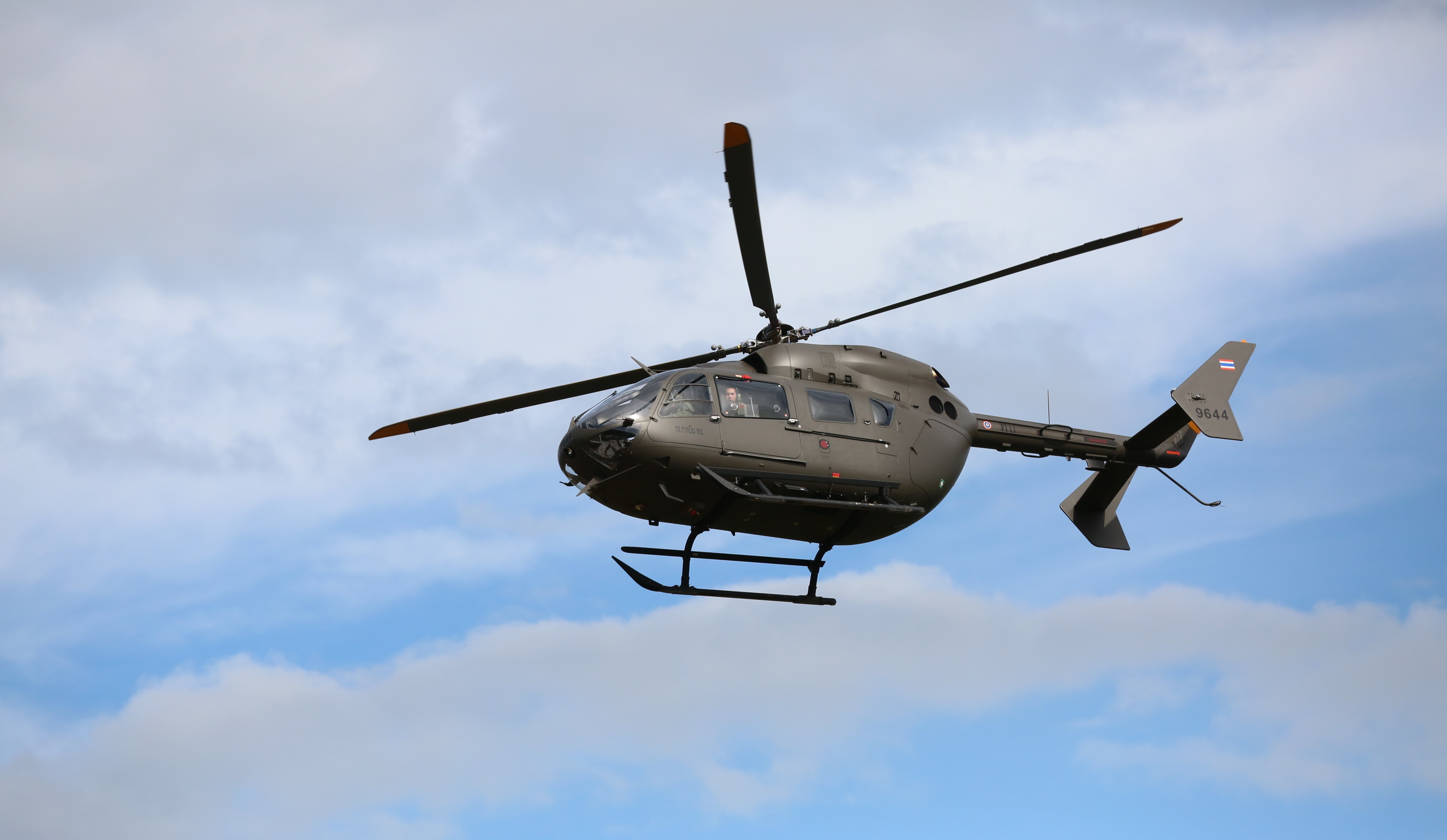 Gray Helicopter on Air - imgXimg HD Wallpapers